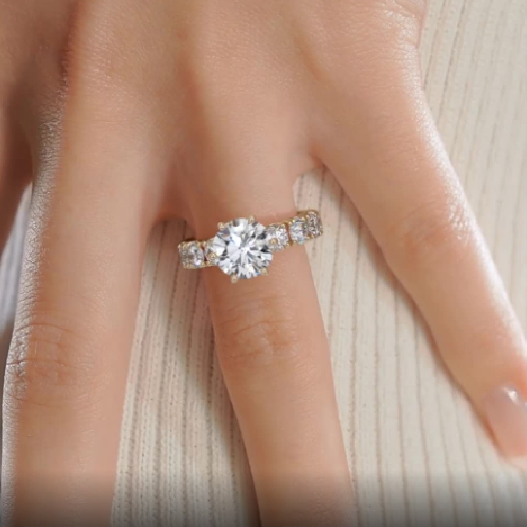 Molly Diamond Engagement Ring -18K Yellow Gold、mySite、hinf8tx79