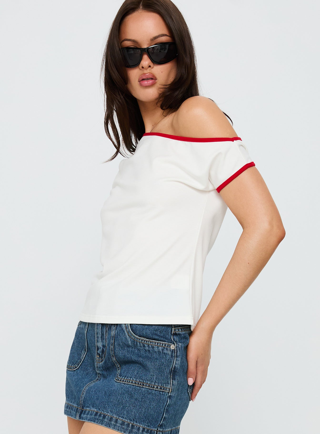 Kelsa Off Shoulder Contrast Trim Top White / Red、mySite、solidvoid