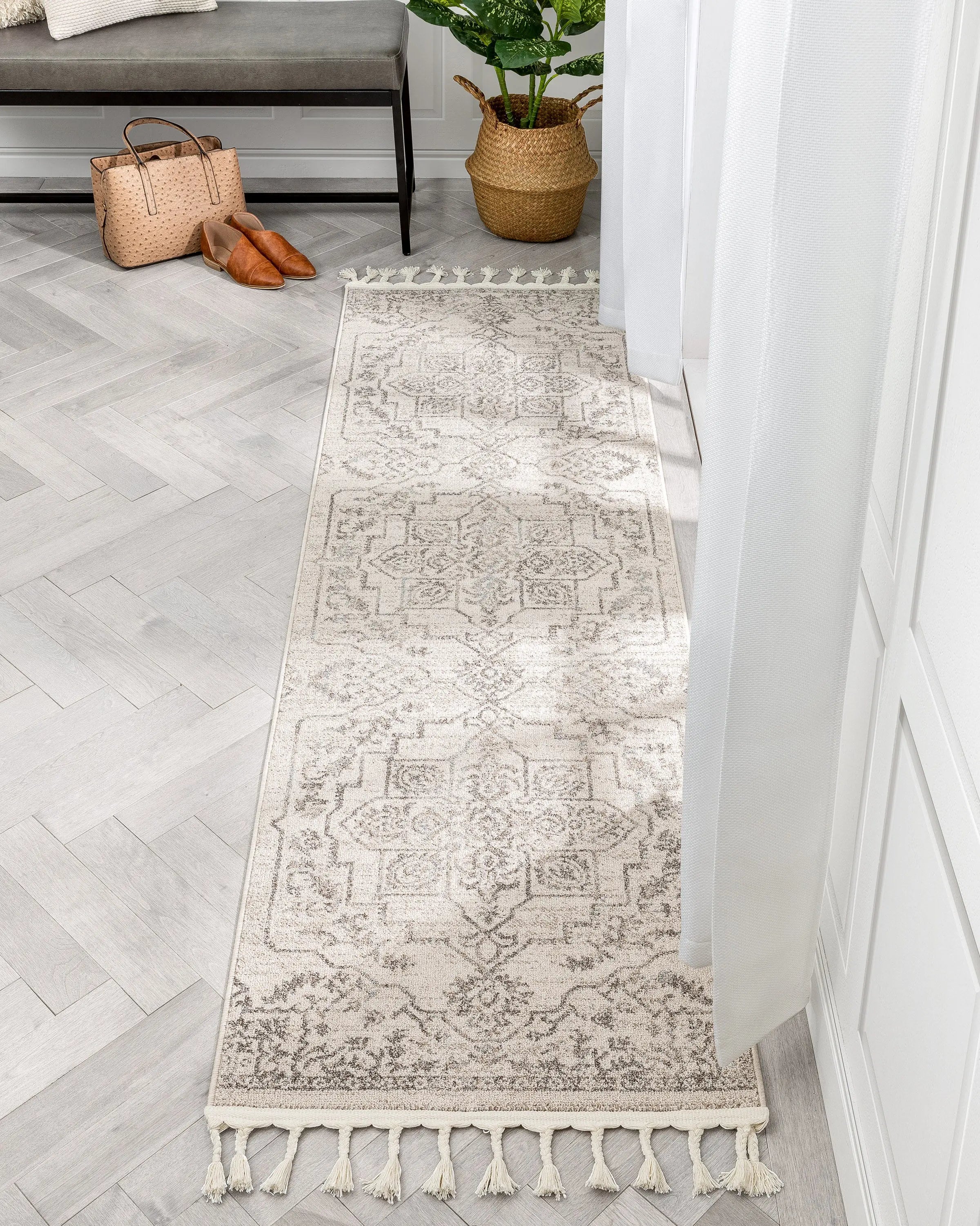 Valentina Oriental Medallion Brown Beige Kilim-Style 5'3 x 7'3 Rug、mySite、gigharbornorthrealestate