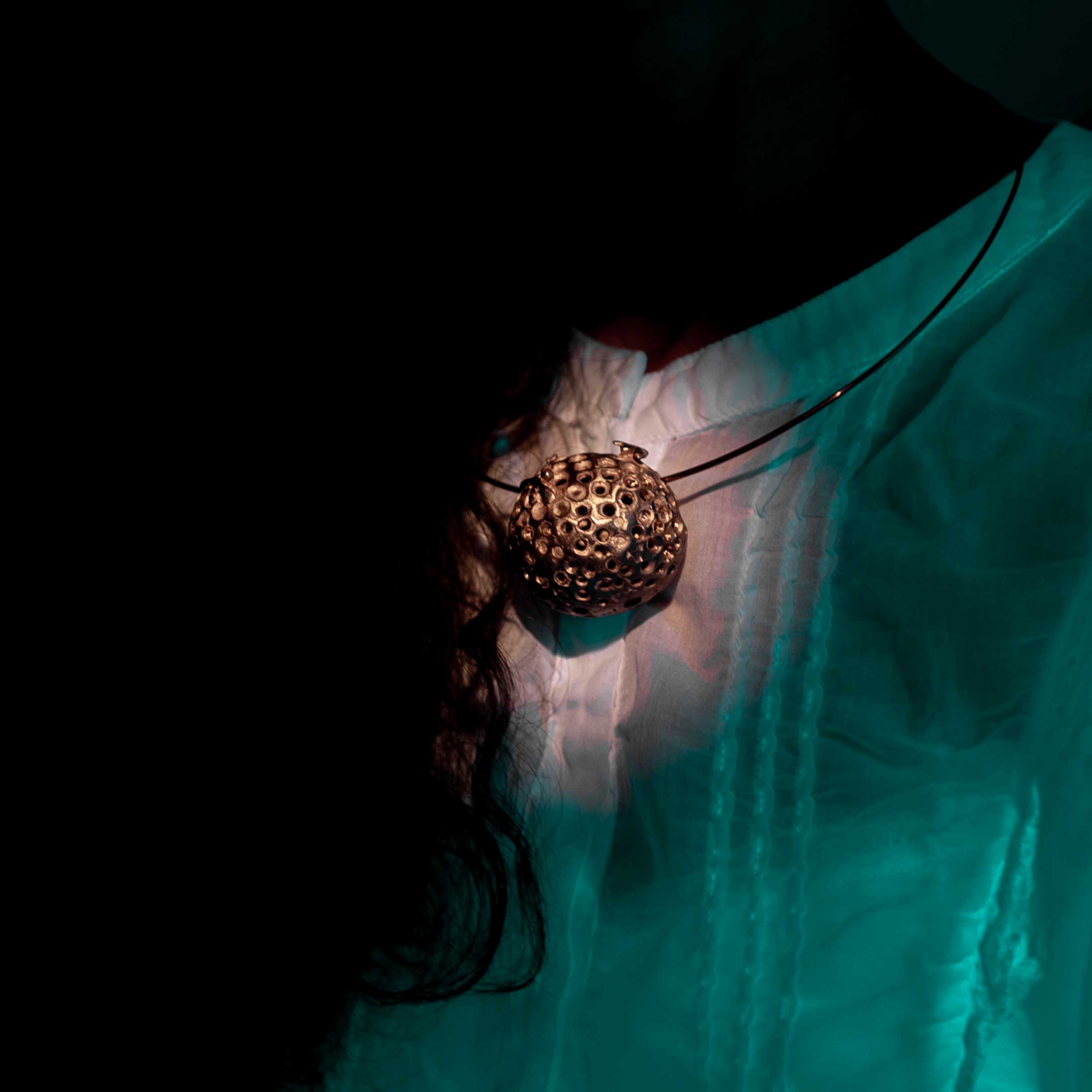 Bronze Necklace BEEHIVE by Jessica Carroll for BABS Art Gallery - Limited Edition、mySite、neckold