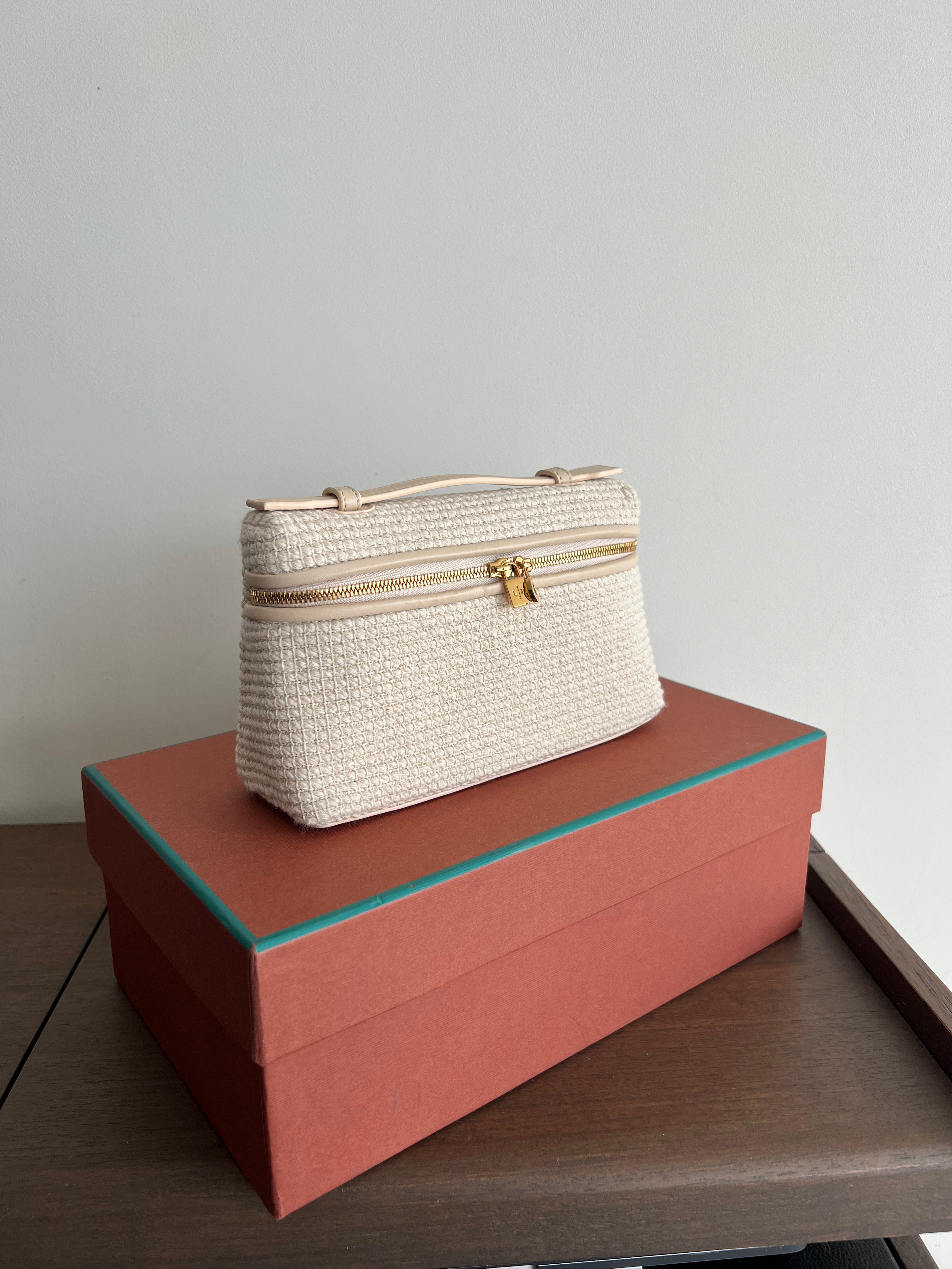 Loro Piana Extra Pocket Pouch L19 (Natural / Lotus Root)、mySite、garminoutage.com