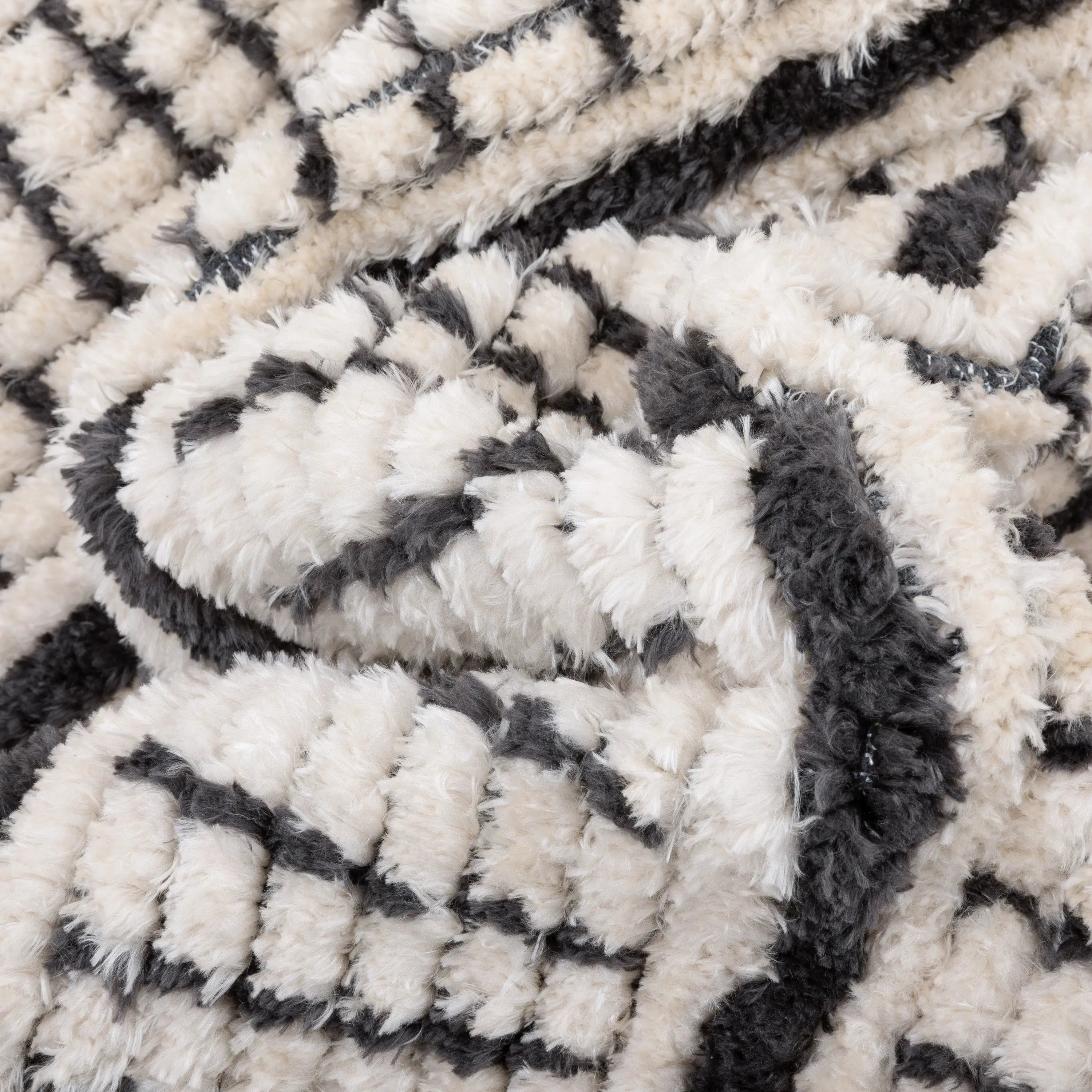 Viho Tribal Geometric Stripes Ivory High-Low Textured Pile Rug、mySite、gigharbornorthrealestate