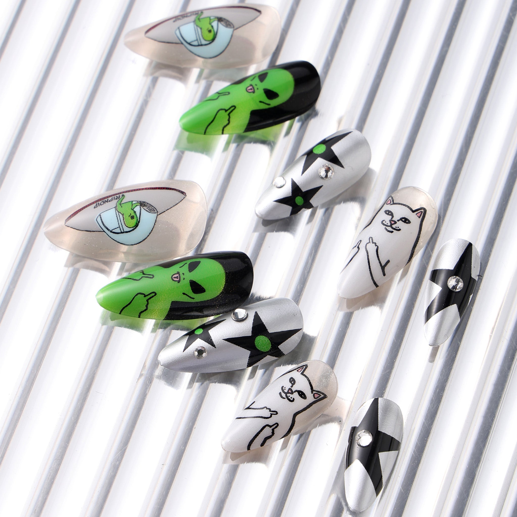  We Out Here Press On Nail Set、mySite、merchandisen