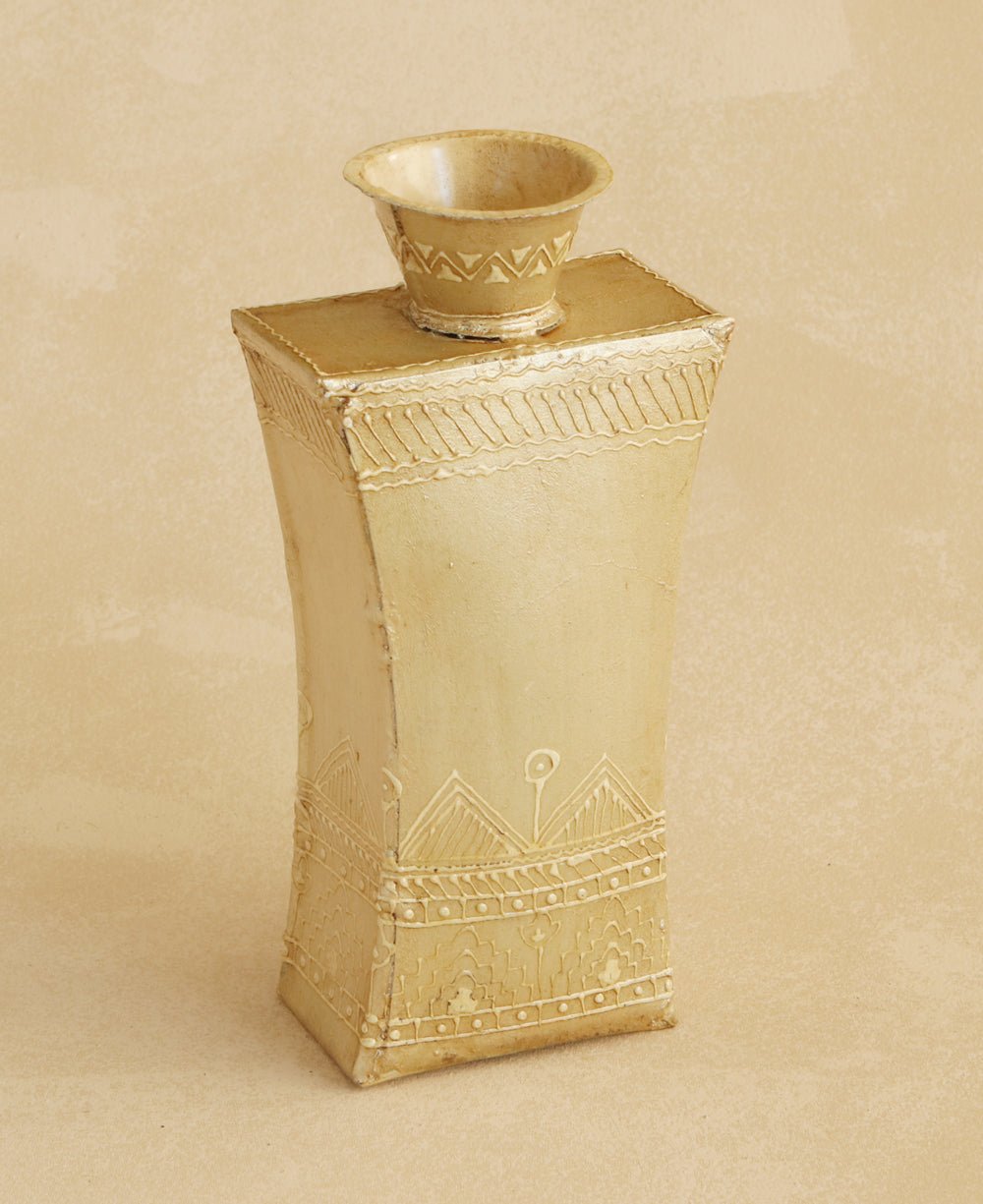 Iridescent Concave Cream Vase、mySite、topwebapps