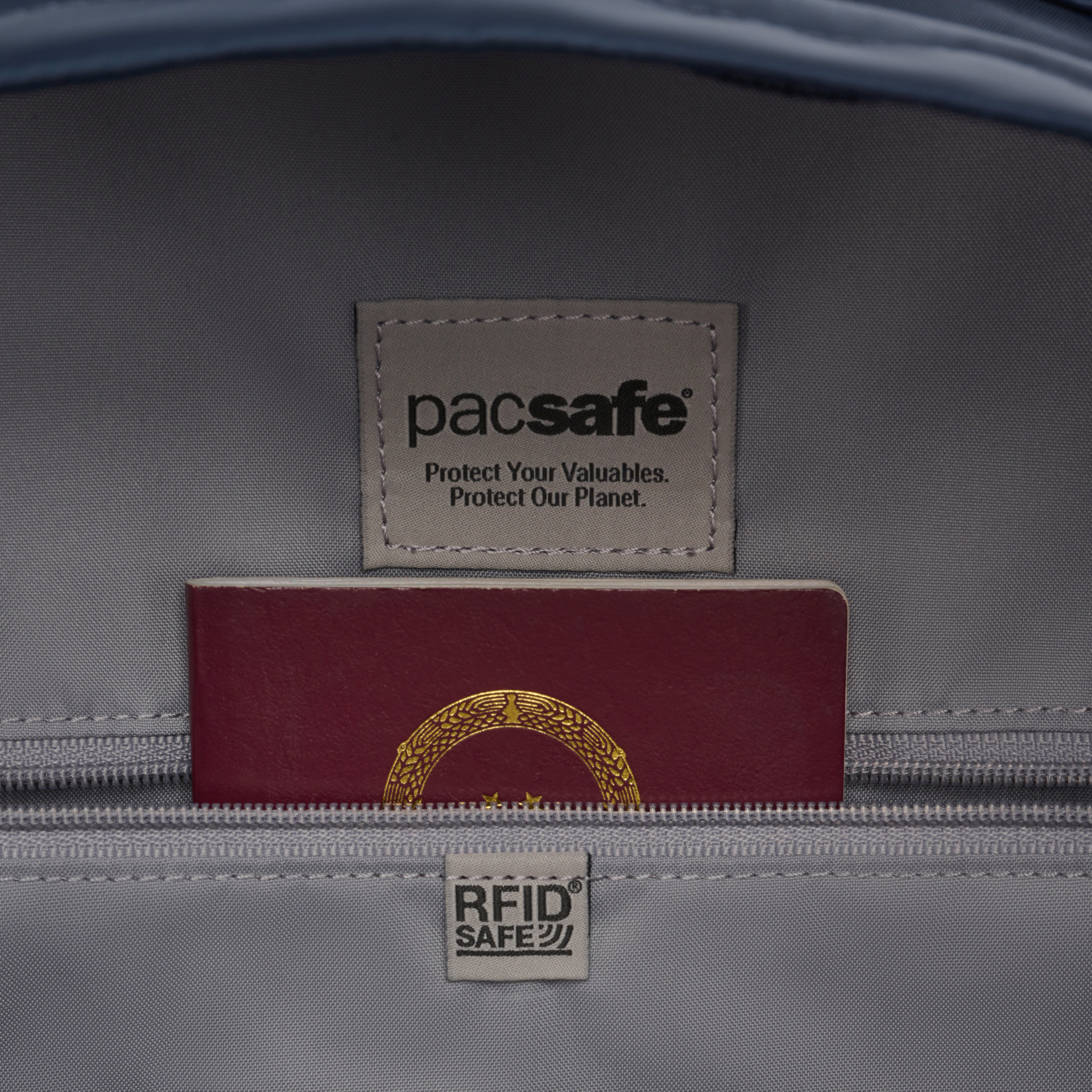 Pacsafe® W 10L anti-theft backpack、mySite、garagedoors4me