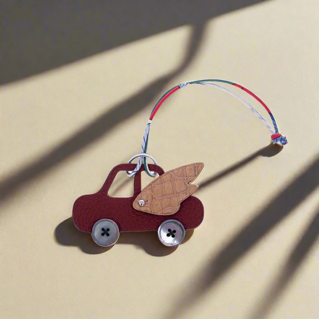 Hermès petit h Winged Car Charm Rouge H and Chai Alligator Mother of Pearl Buttons、mySite、garminoutage.com