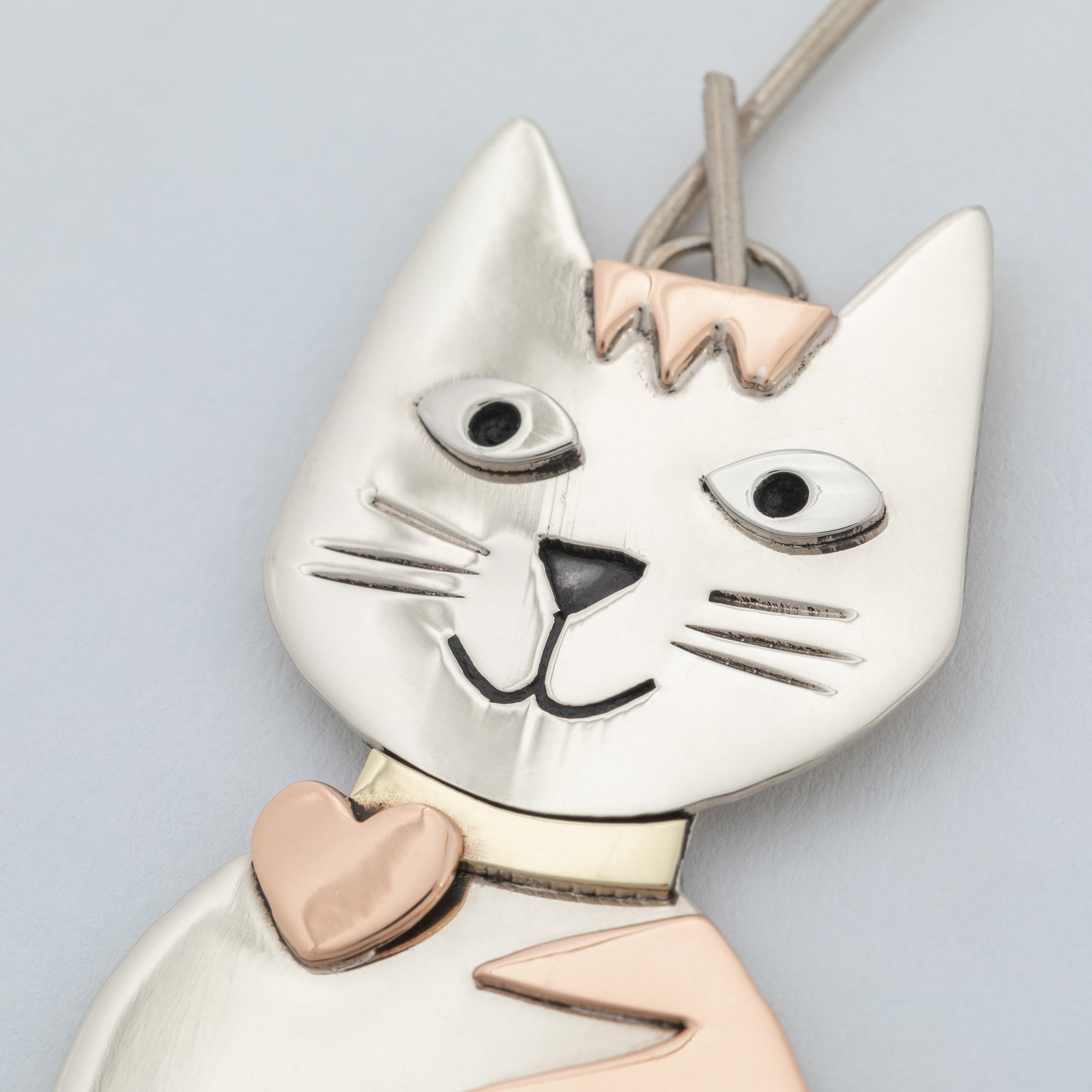 Whiskers & Stripes Cat Ornament、mySite、camillekostekn