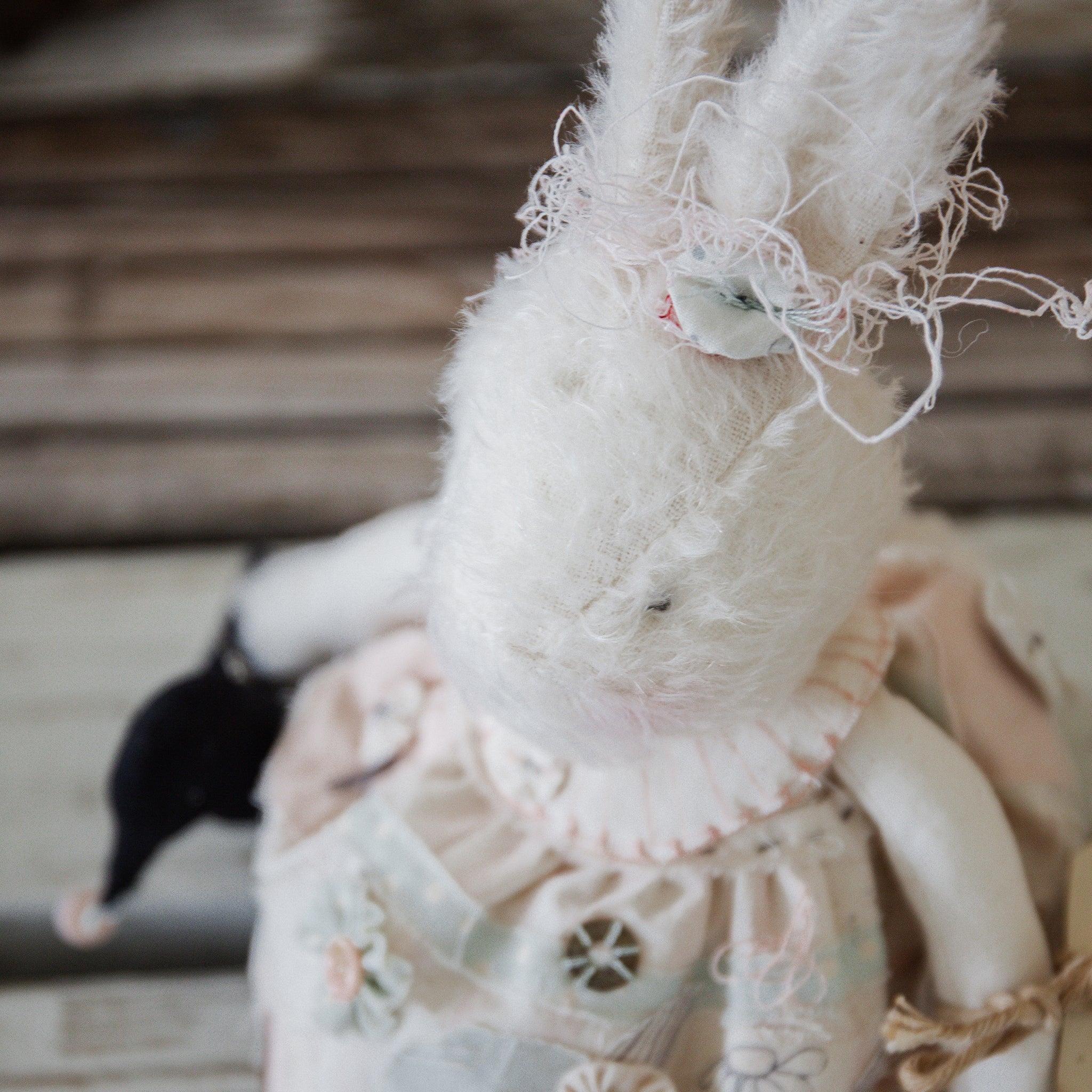 RETIRED - Hutch Studio - Hand Crafted Posie Patchwork & Little Caw、mySite、g9winljtr