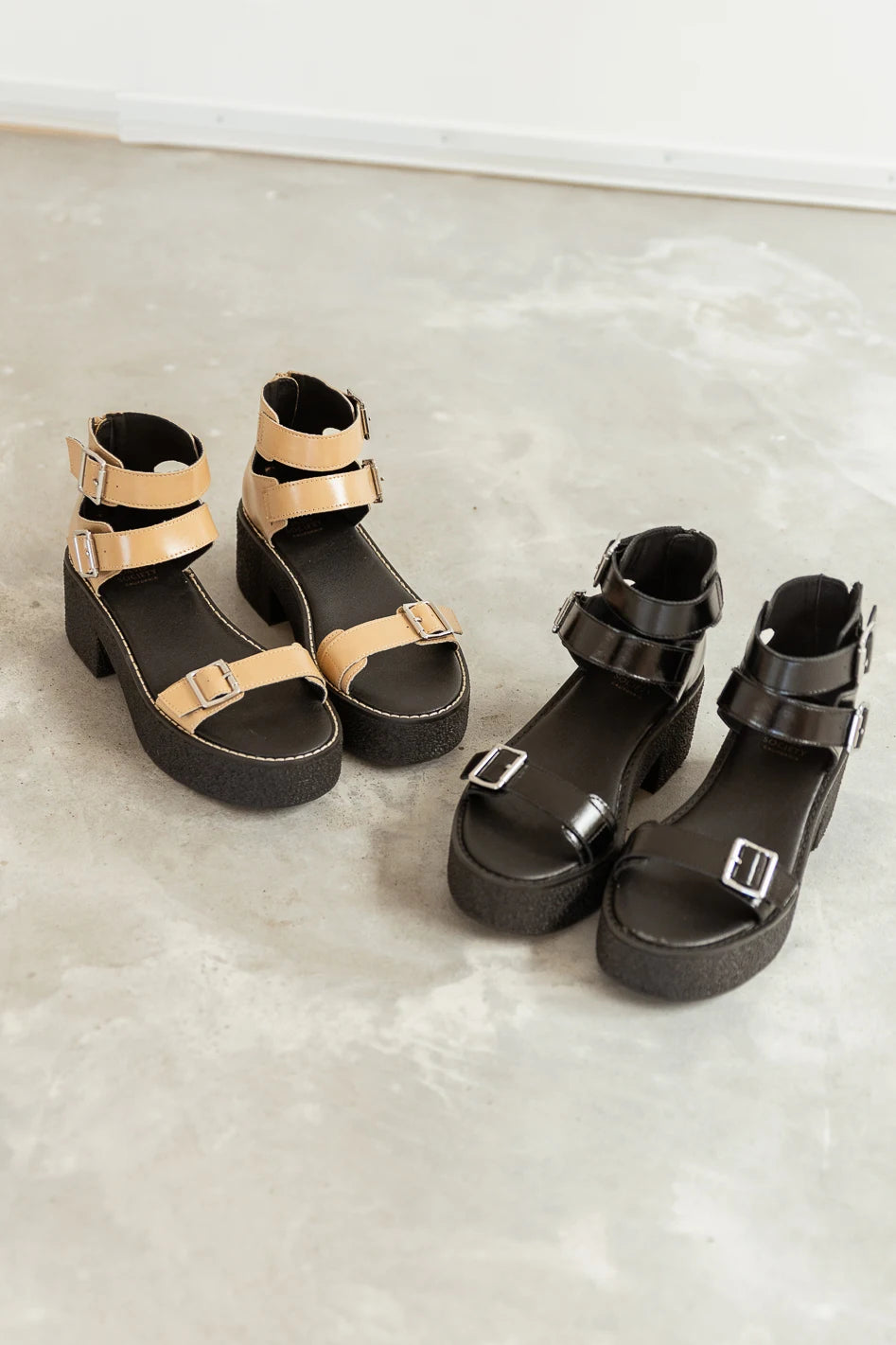  Alexia Platform Sandals in Black - FINAL SALE、mySite、merchandisen