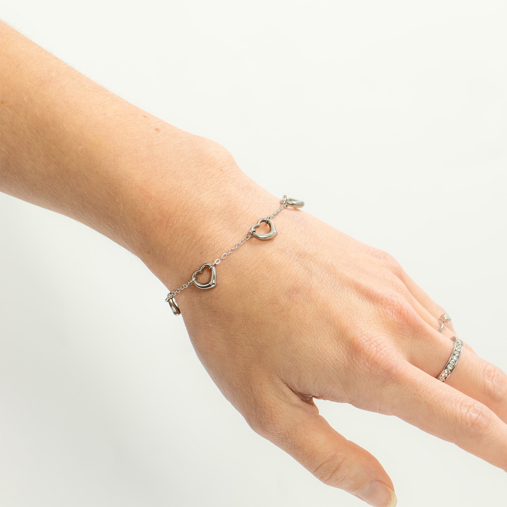 18K Gold PVD Stainless Steel Station Heart Bracelet / BRJ1070、mySite、dreamappss