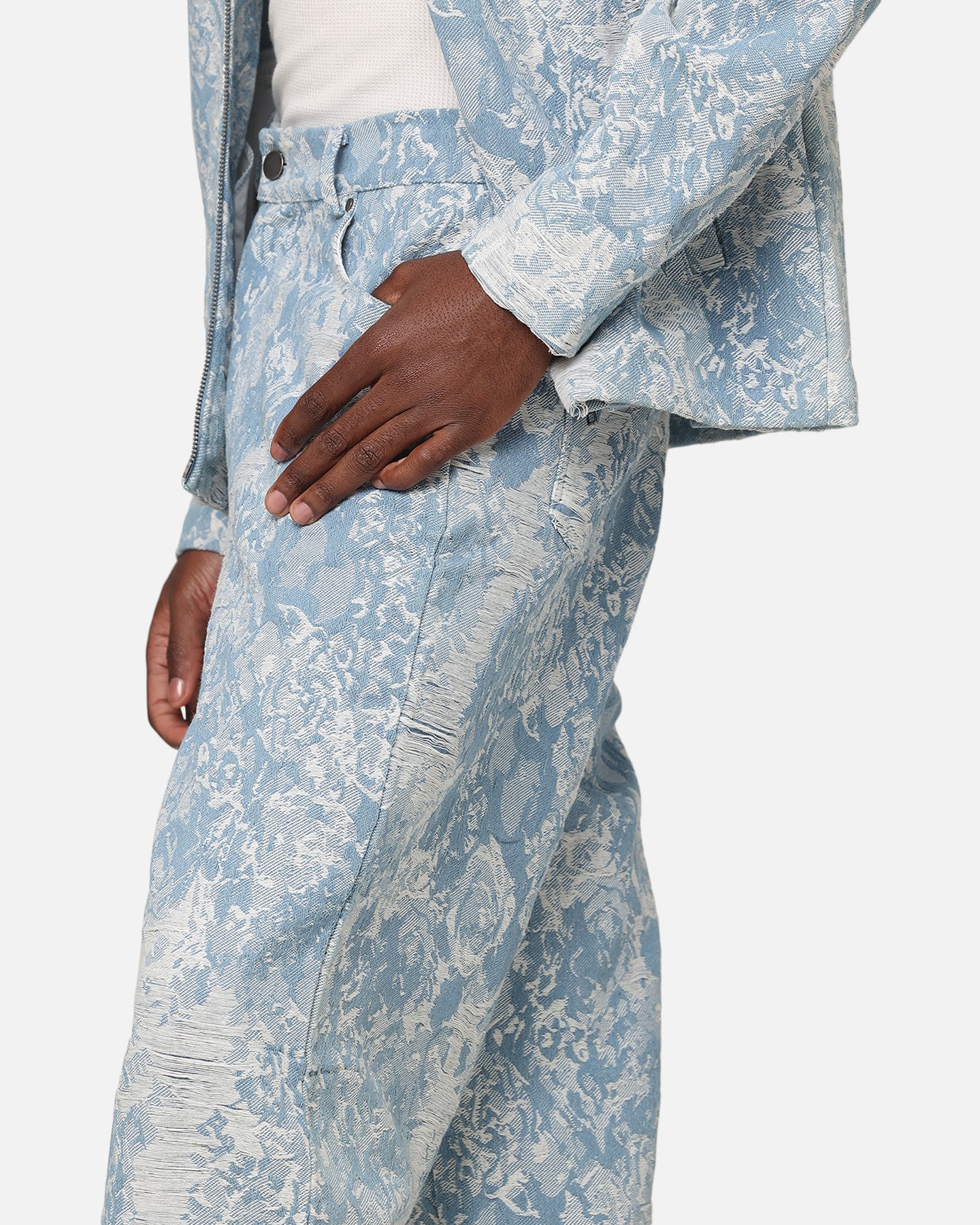 {product_title} - {shop_name}