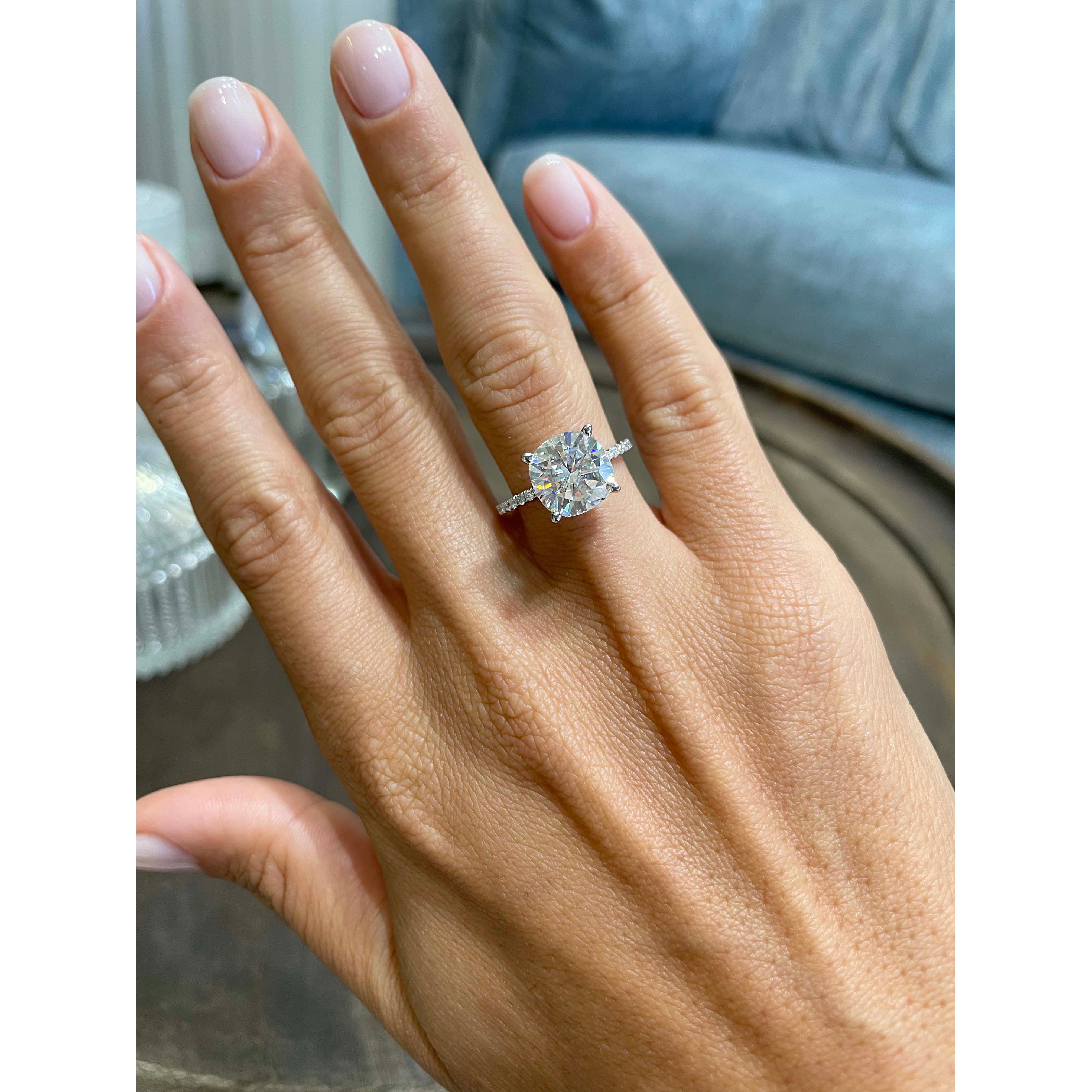 Stephanie Moissanite & Diamond Ring -Platinum、mySite、hinf8tx79