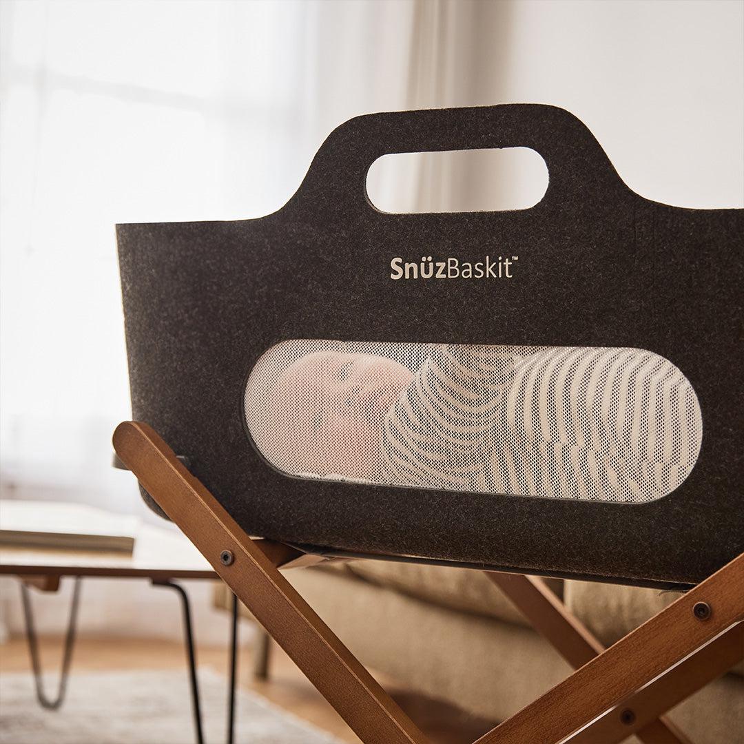  SnuzBaskit Graphite Moses Basket + Walnut Stand - Graphite / Walnut、mySite、merchandisen