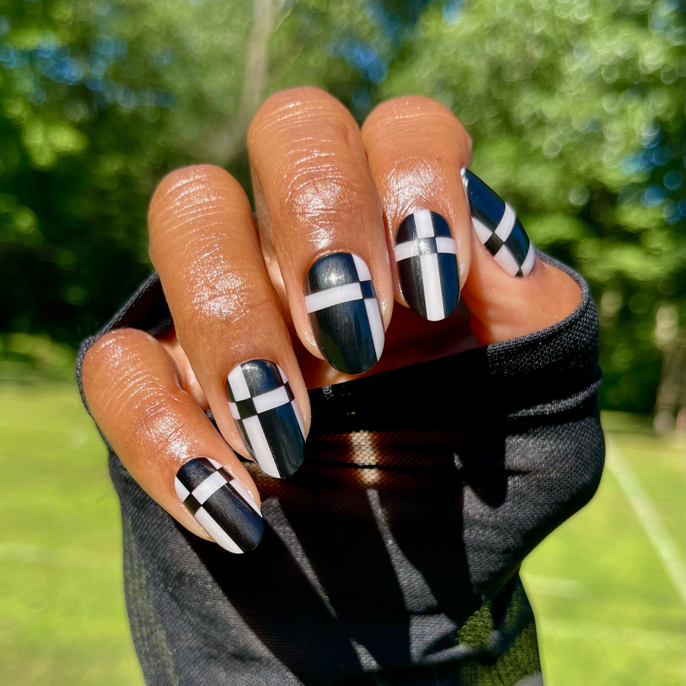 Geometric Plaid | Medium | Oval - Tab Press-On、mySite、solidvoid