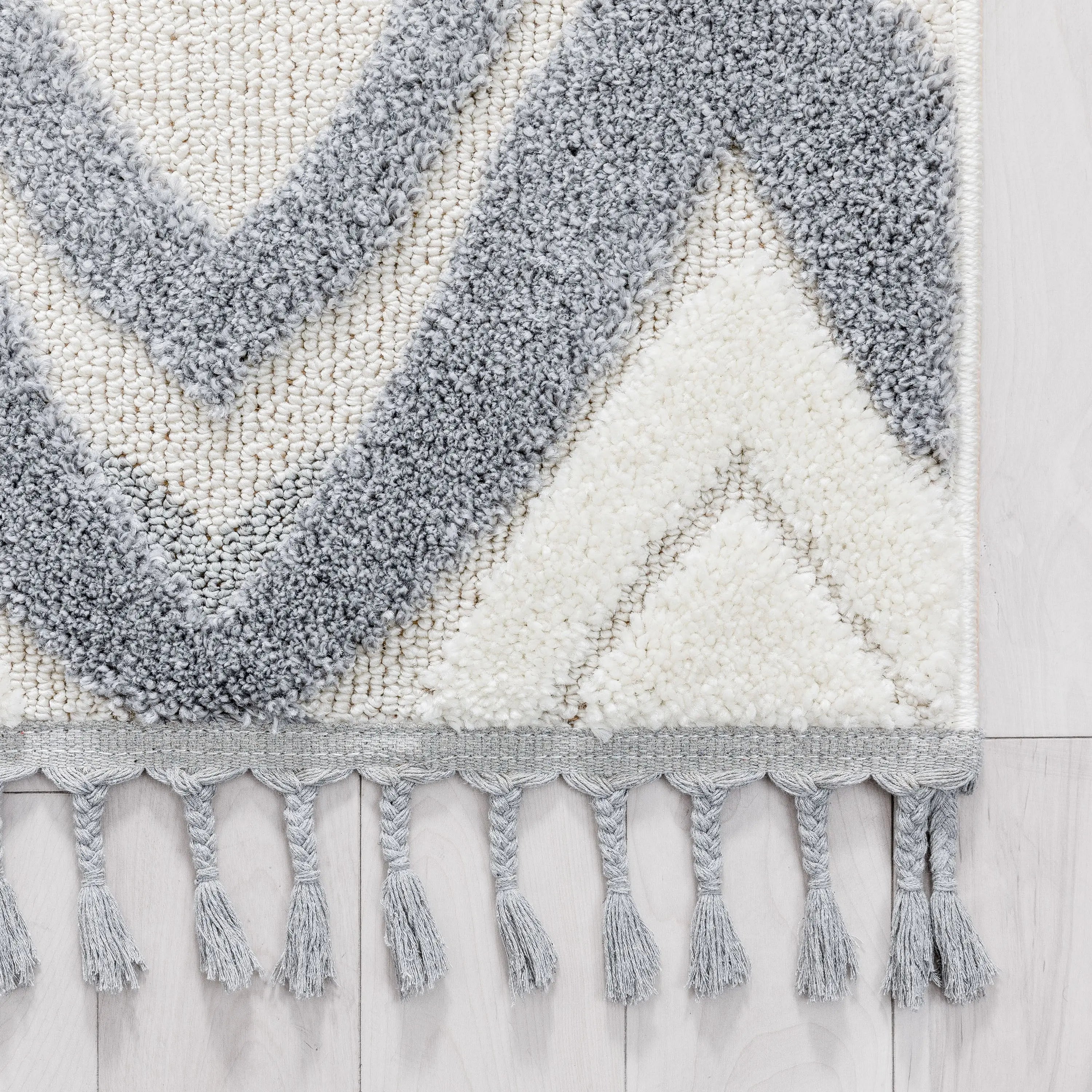 Raelynn Contemporary Chevron Zig-Zag Patter Cream Grey High-Low Textured Rug、mySite、gigharbornorthrealestate