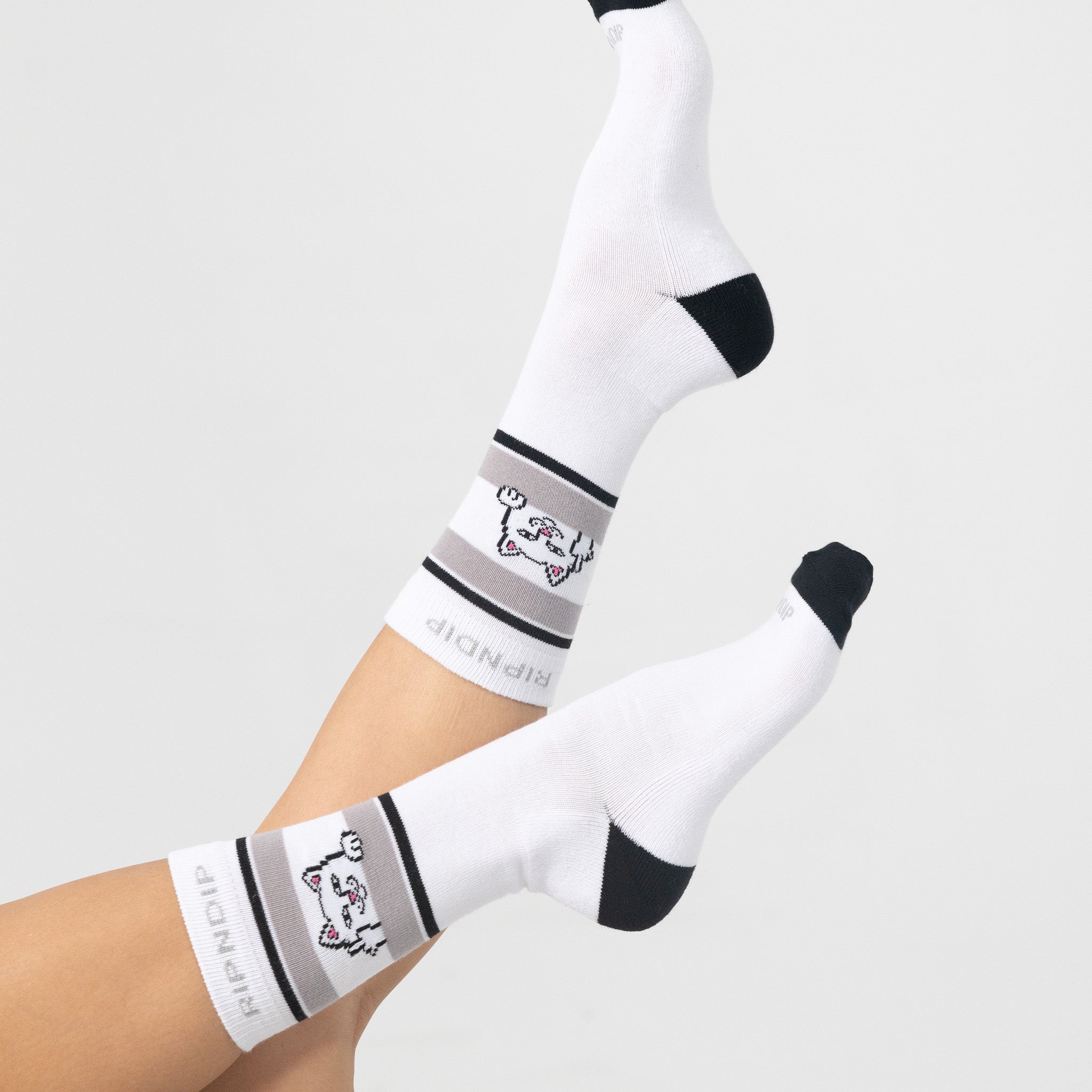  Peeking Nermal Socks (White)、mySite、merchandisen