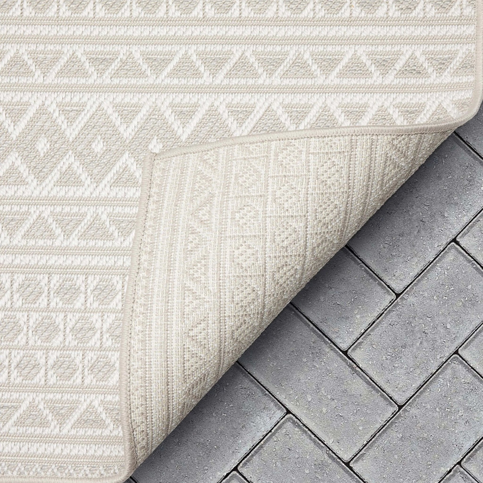 Arwen Tribal Indoor/Outdoor Ivory Textured Rug、mySite、gigharbornorthrealestate