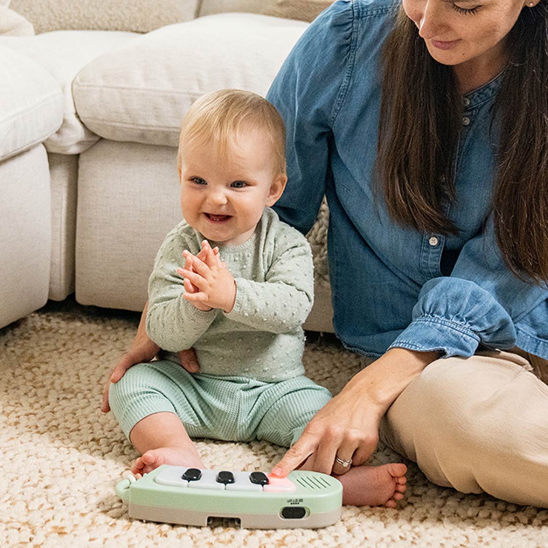  Tiny Love Stationary Activity Center - Black & White、mySite、merchandisen