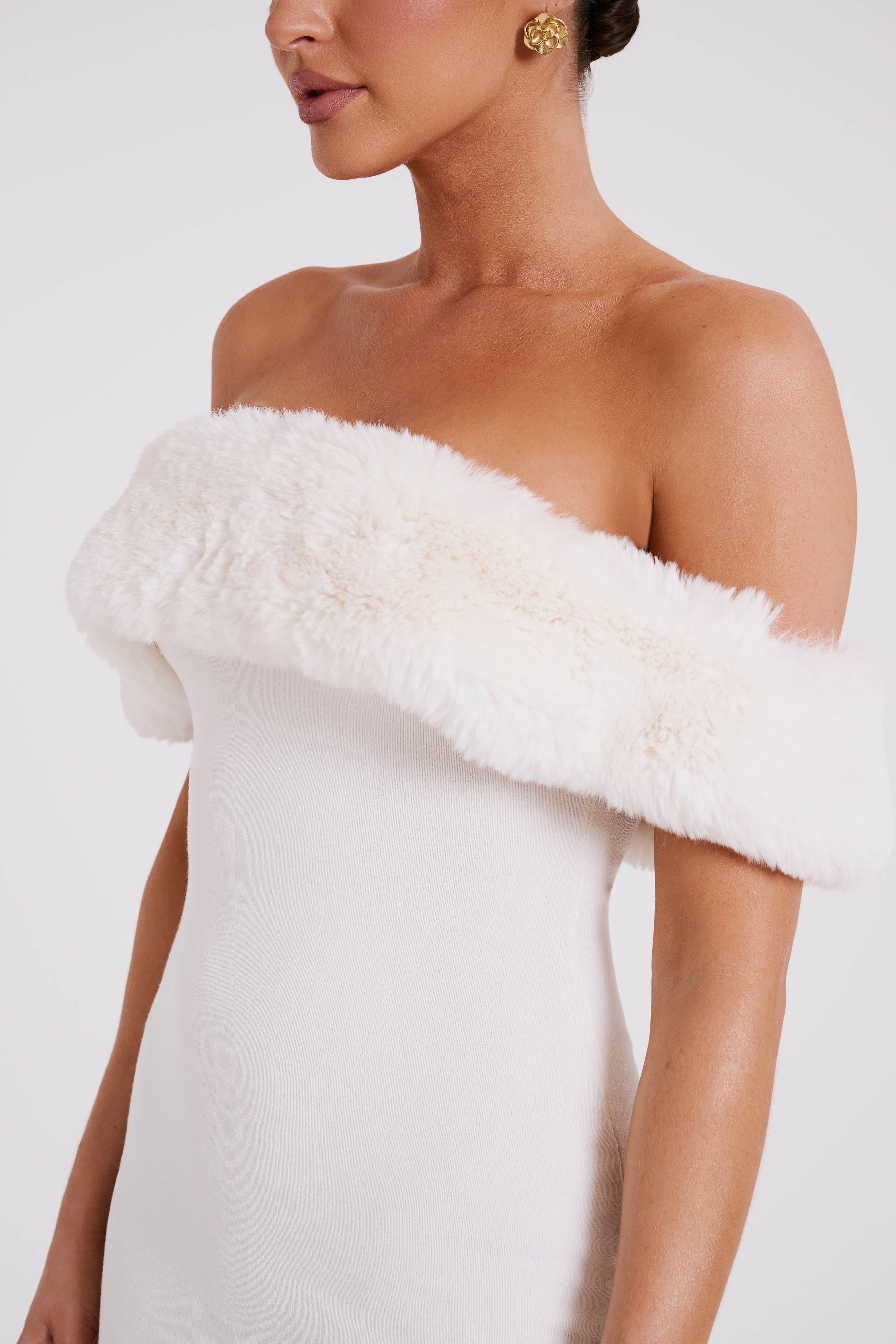 Angelica Off Shoulder Knit Midi Dress With Faux Fur - Ivory、mySite、solidvoid