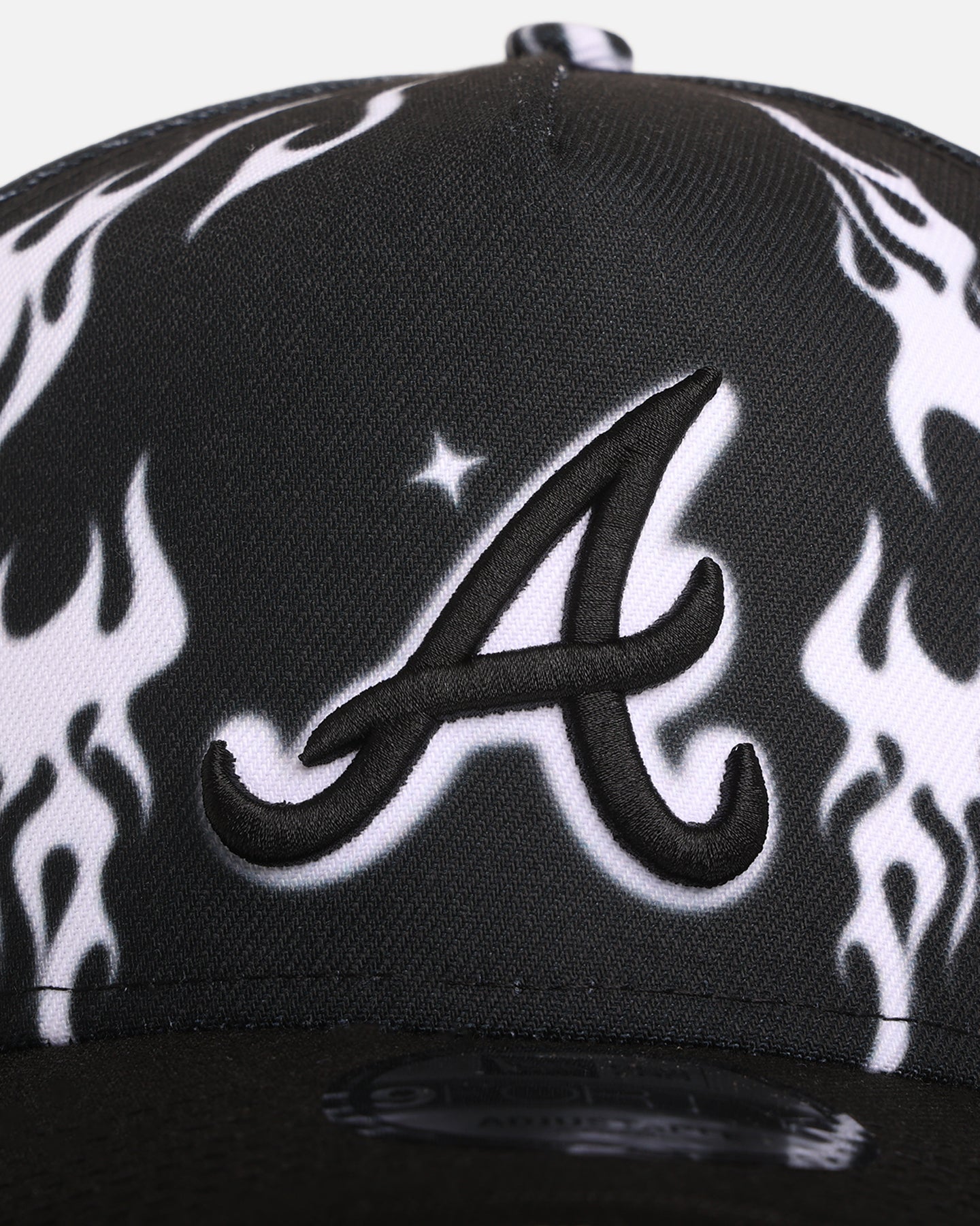 New Era Atlanta Braves 'Crown Flames' 9OFRTY A-Frame Snapback Black/White、mySite、zt4zffjzw