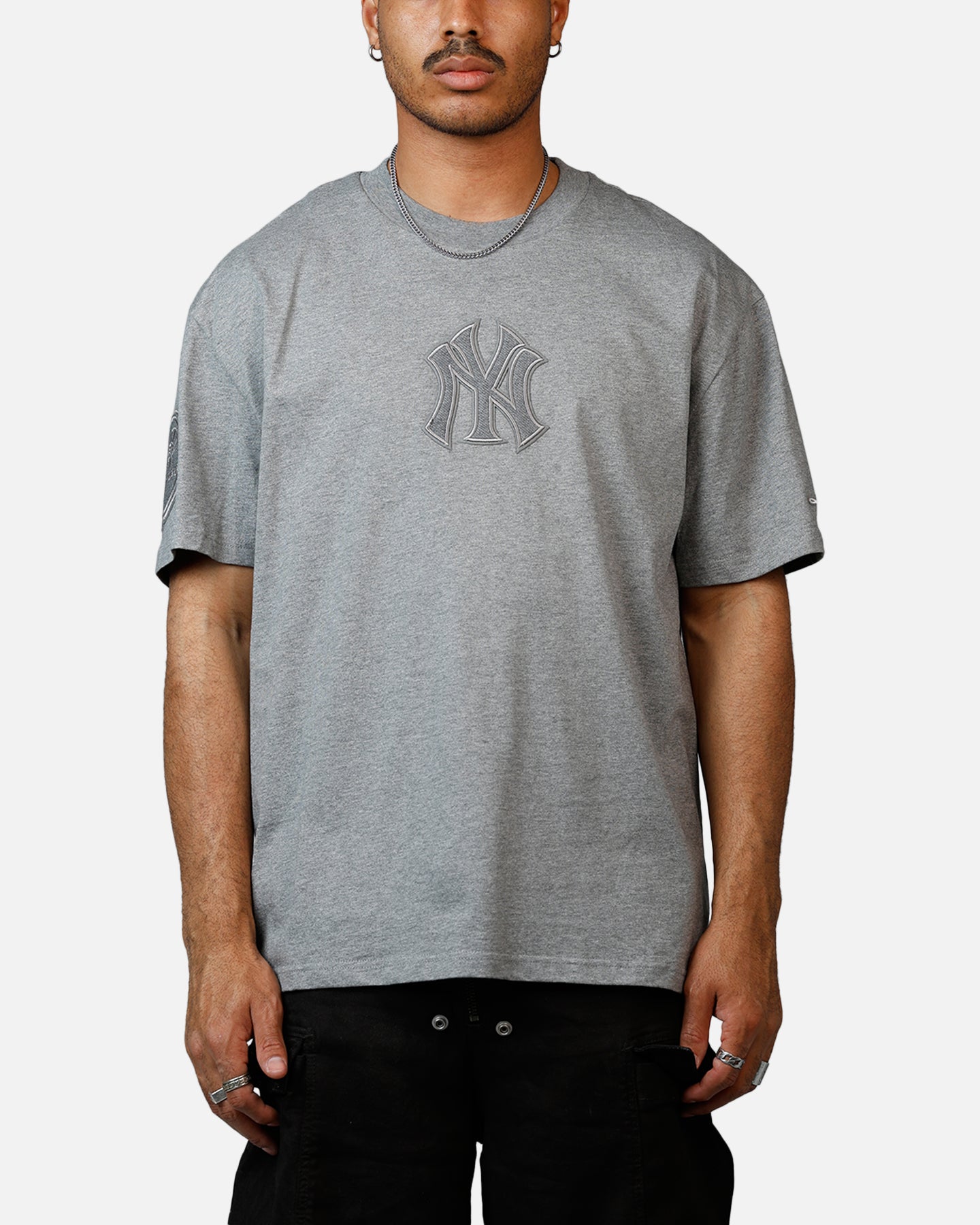 Pro Standard New York Yankees Reverse French Terry T-Shirt Grey、mySite、zt4zffjzw