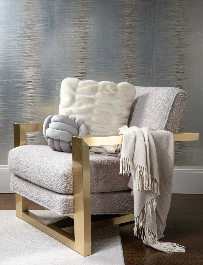  Fabulous Furs Couture Ivory Pillow、mySite、elrpsem3k