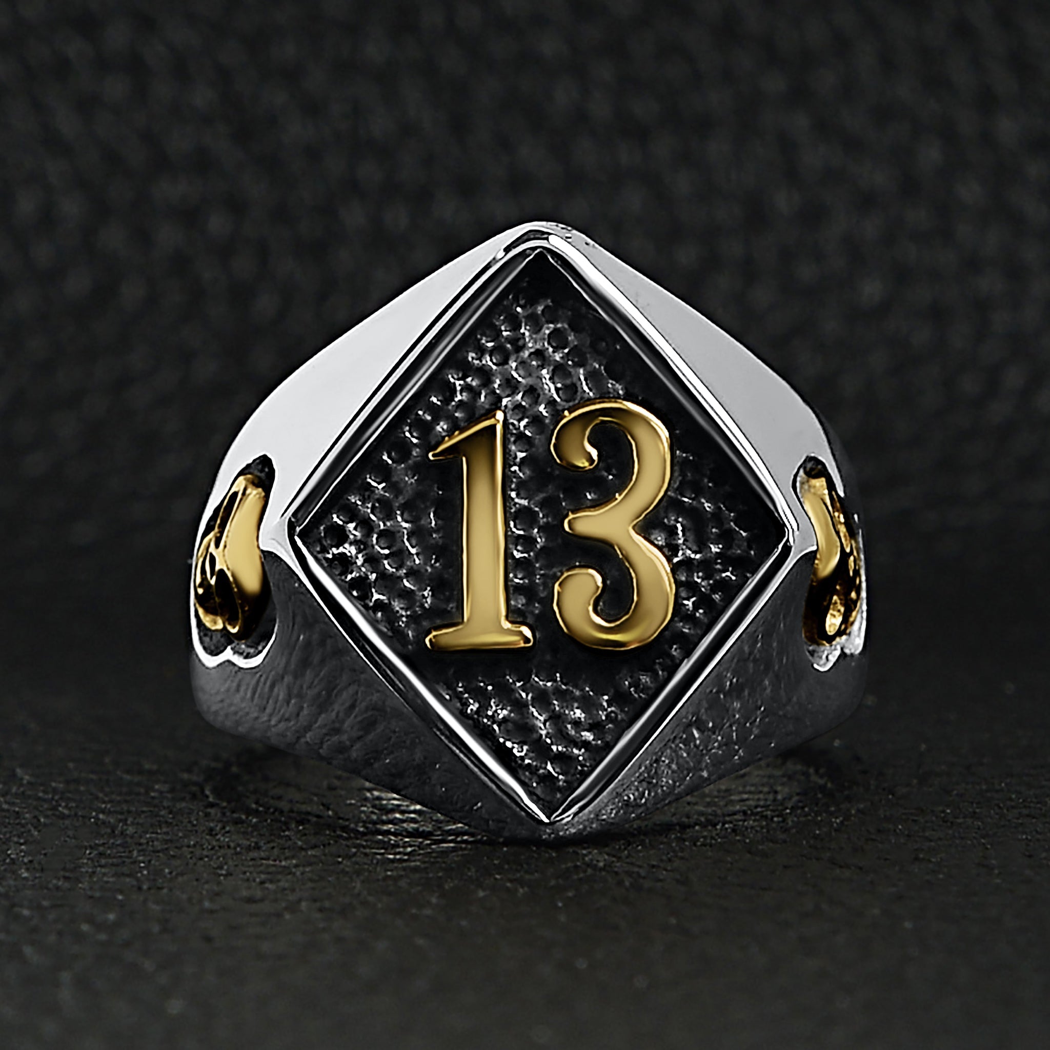 Stainless Steel 18K Gold PVD Coated Accents 13 and Skulls Signet Ring / SCR3042、mySite、dreamappss