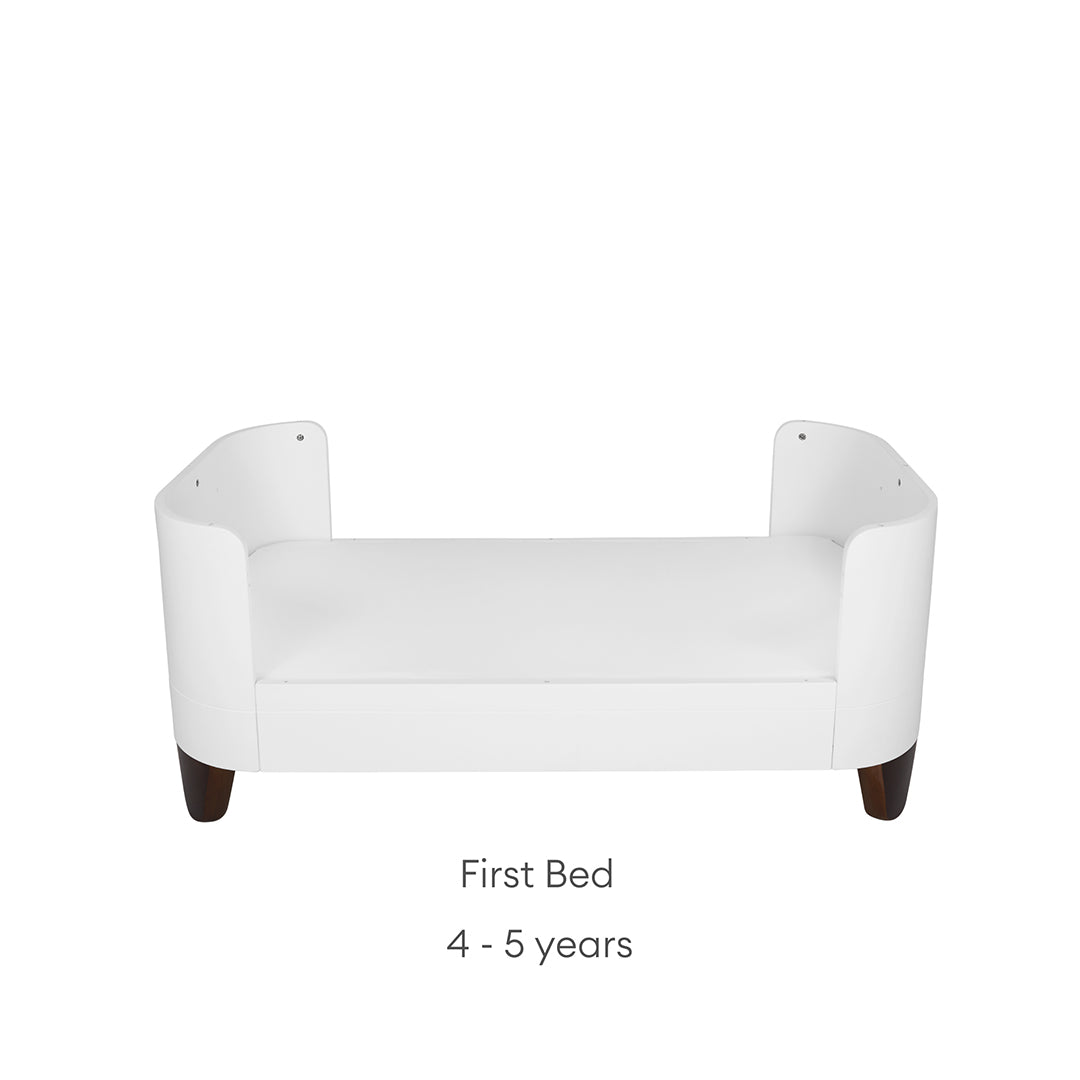  Gaia Baby Serena Cot Bed & Dresser Set - White / Walnut、mySite、merchandisen