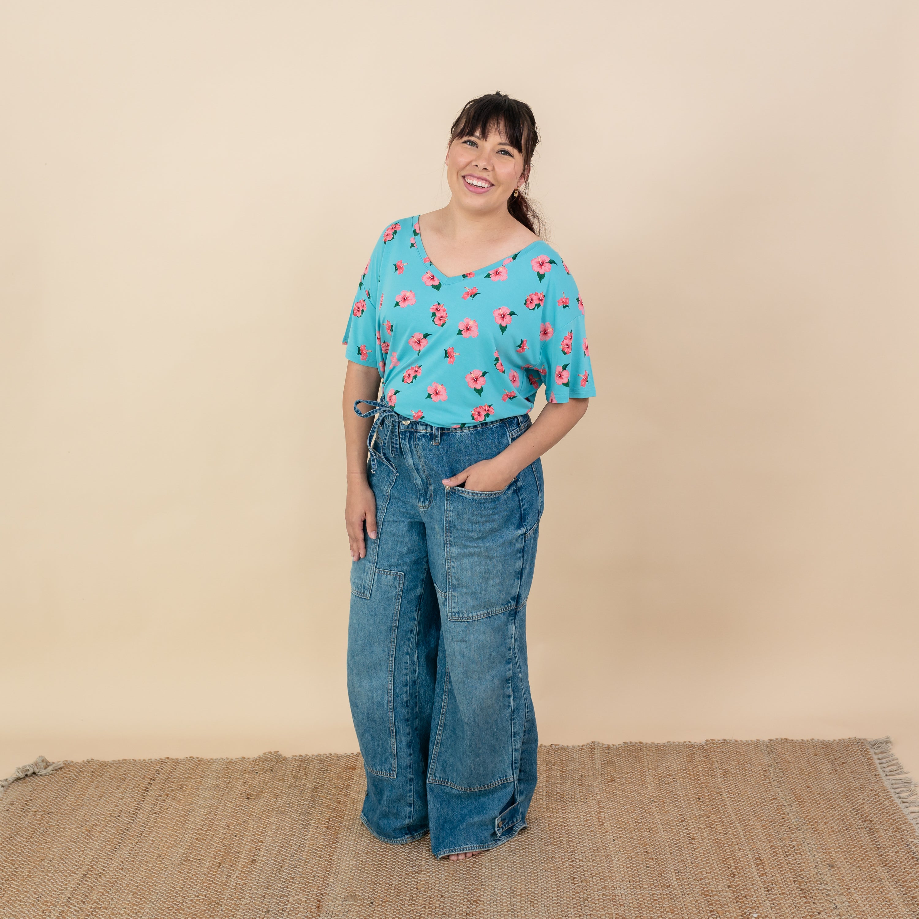  Women’s Relaxed Fit V-Neck in Hibiscus、mySite、layawaytickets