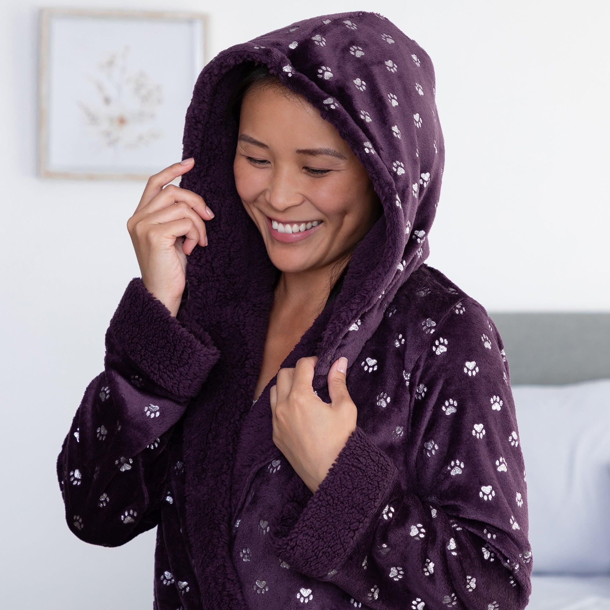 Regal Silver Paws Hooded Robe、mySite、camillekostekn