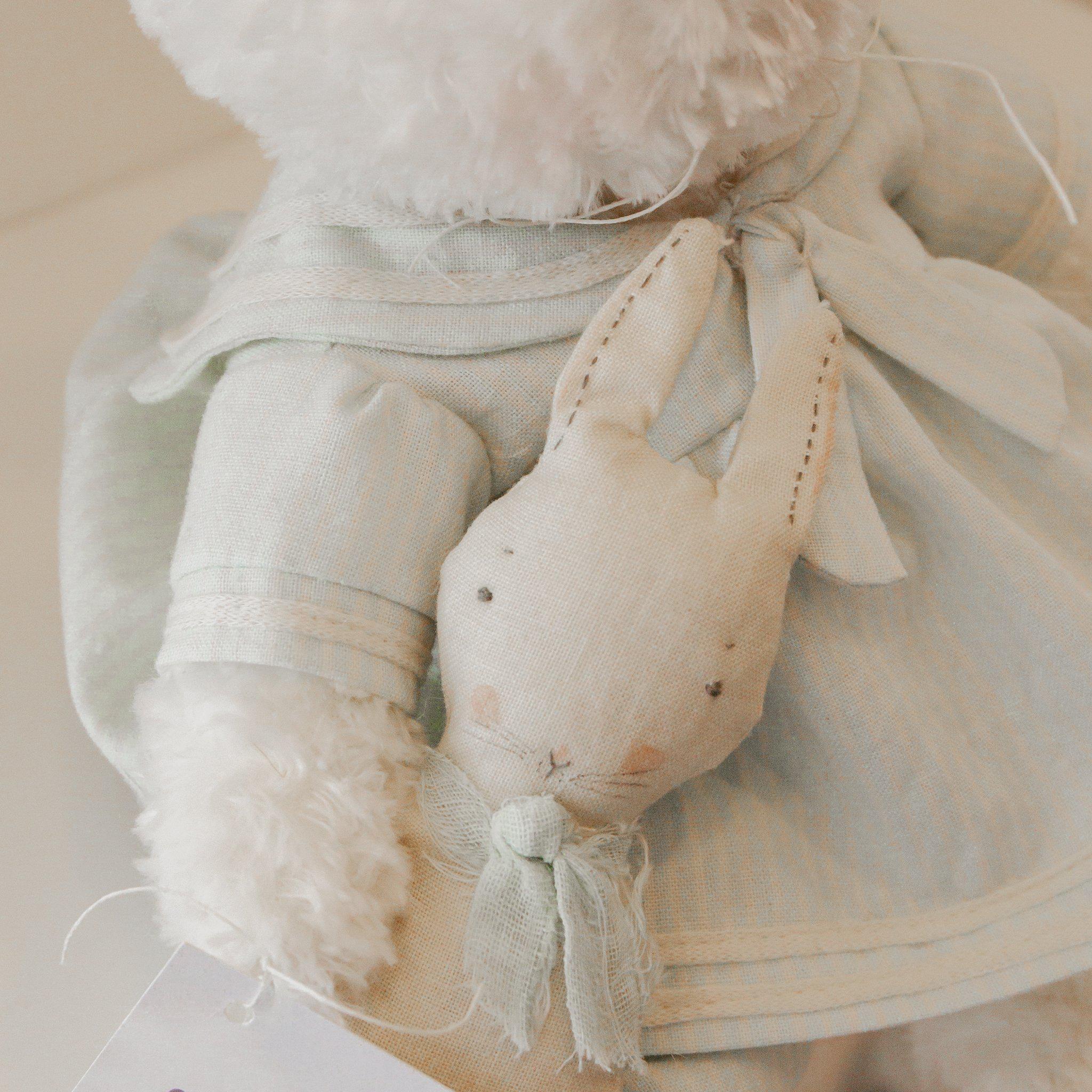 RETIRED - Hutch Studio - Sadie Sail Away - One of a Kind Bunny、mySite、g9winljtr
