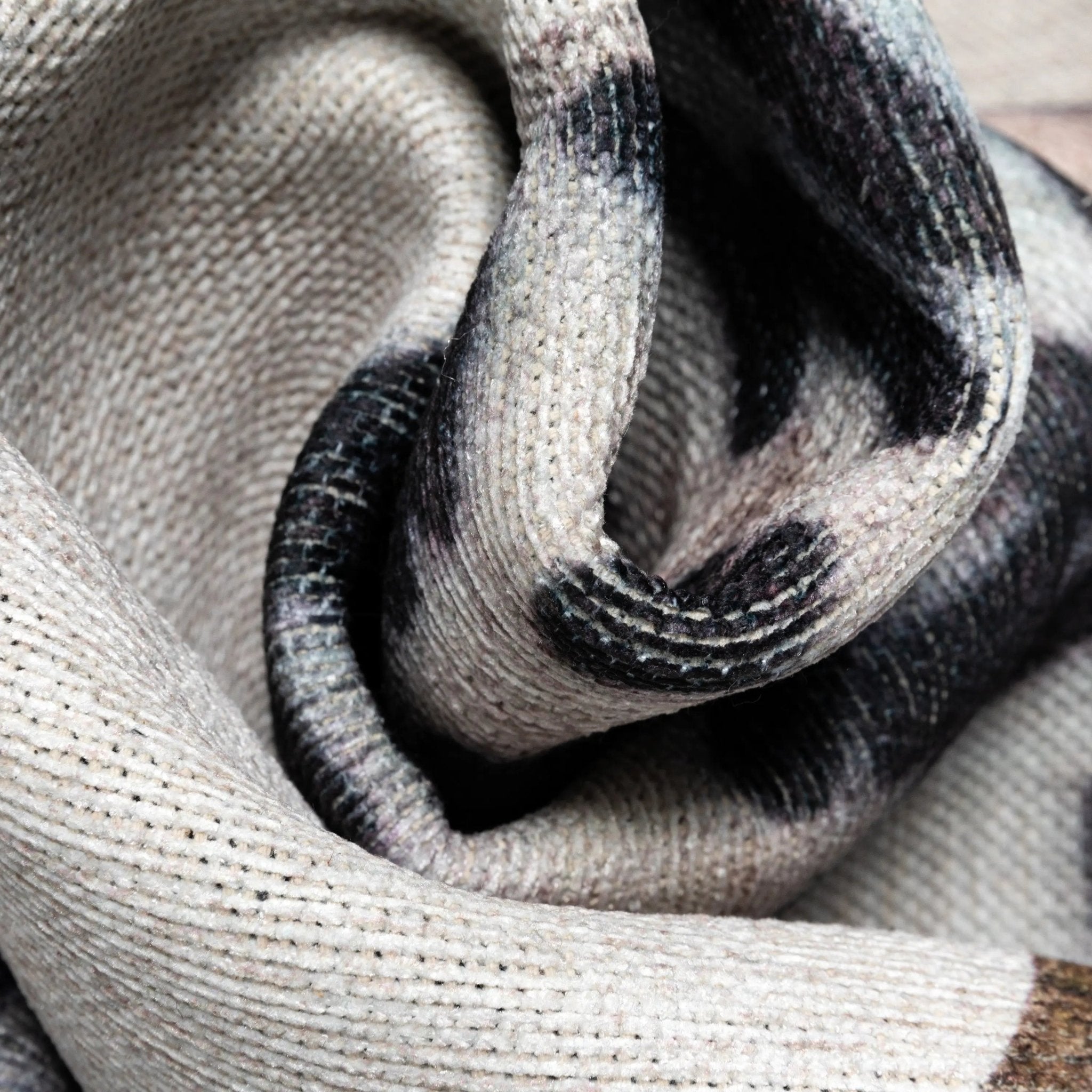 White Sprinkles Donut Novelty Ivory Black Flat-Weave Rug、mySite、gigharbornorthrealestate