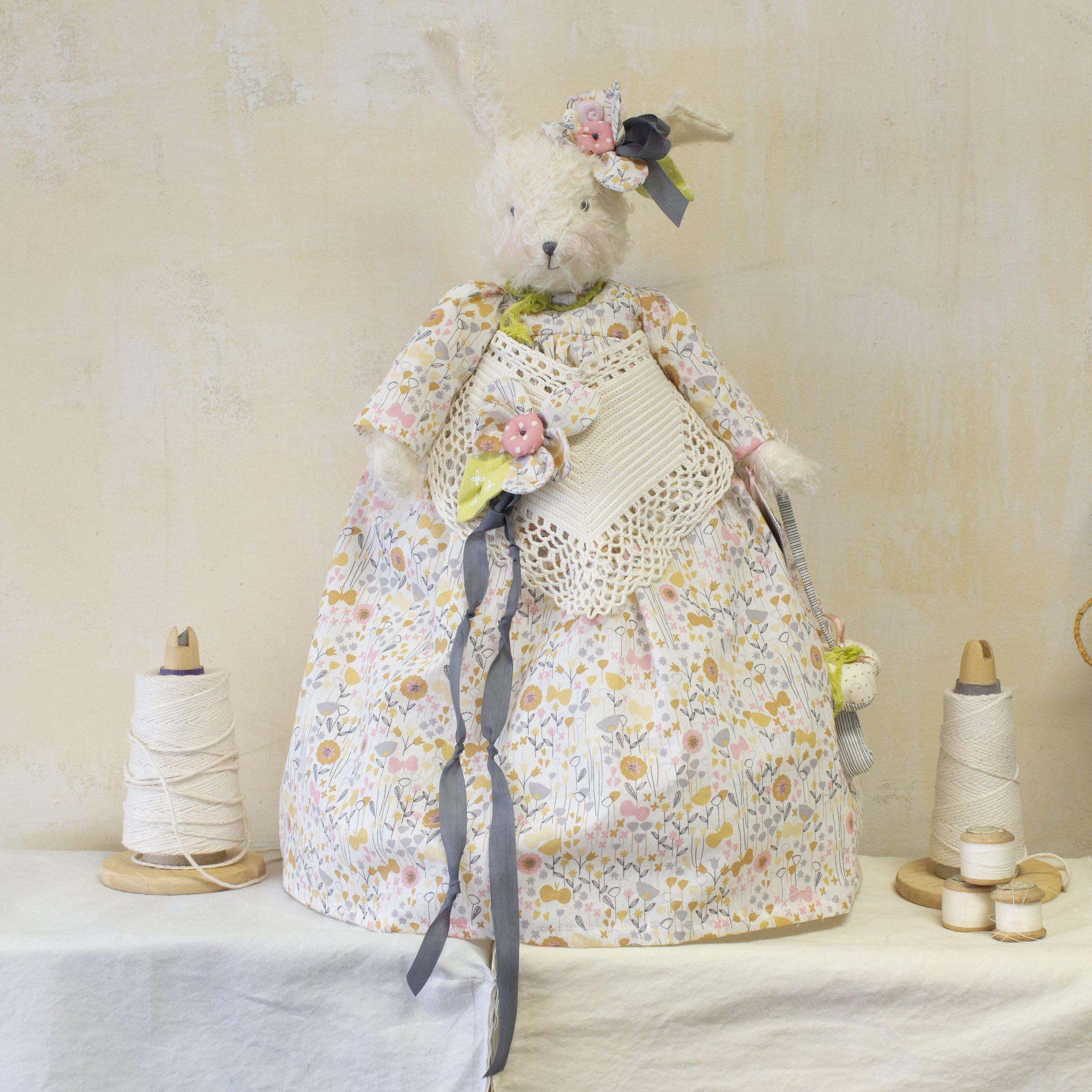 RETIRED - Hutch Studio - Miss Garden Delight - One Of A Kind Bunny、mySite、g9winljtr