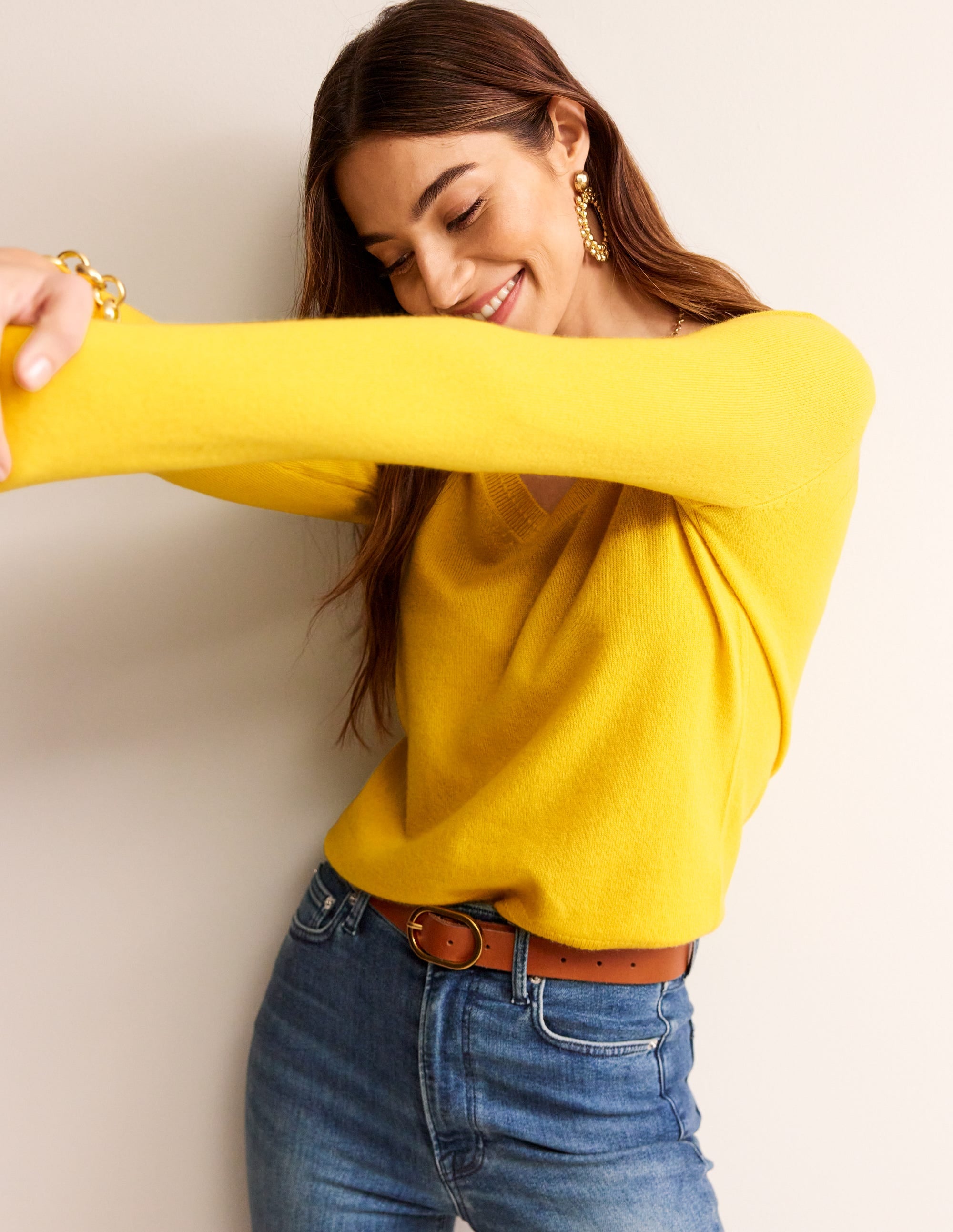 Eva Cashmere V-Neck Jumper-Pineapple Yellow、mySite、ashleygrahame