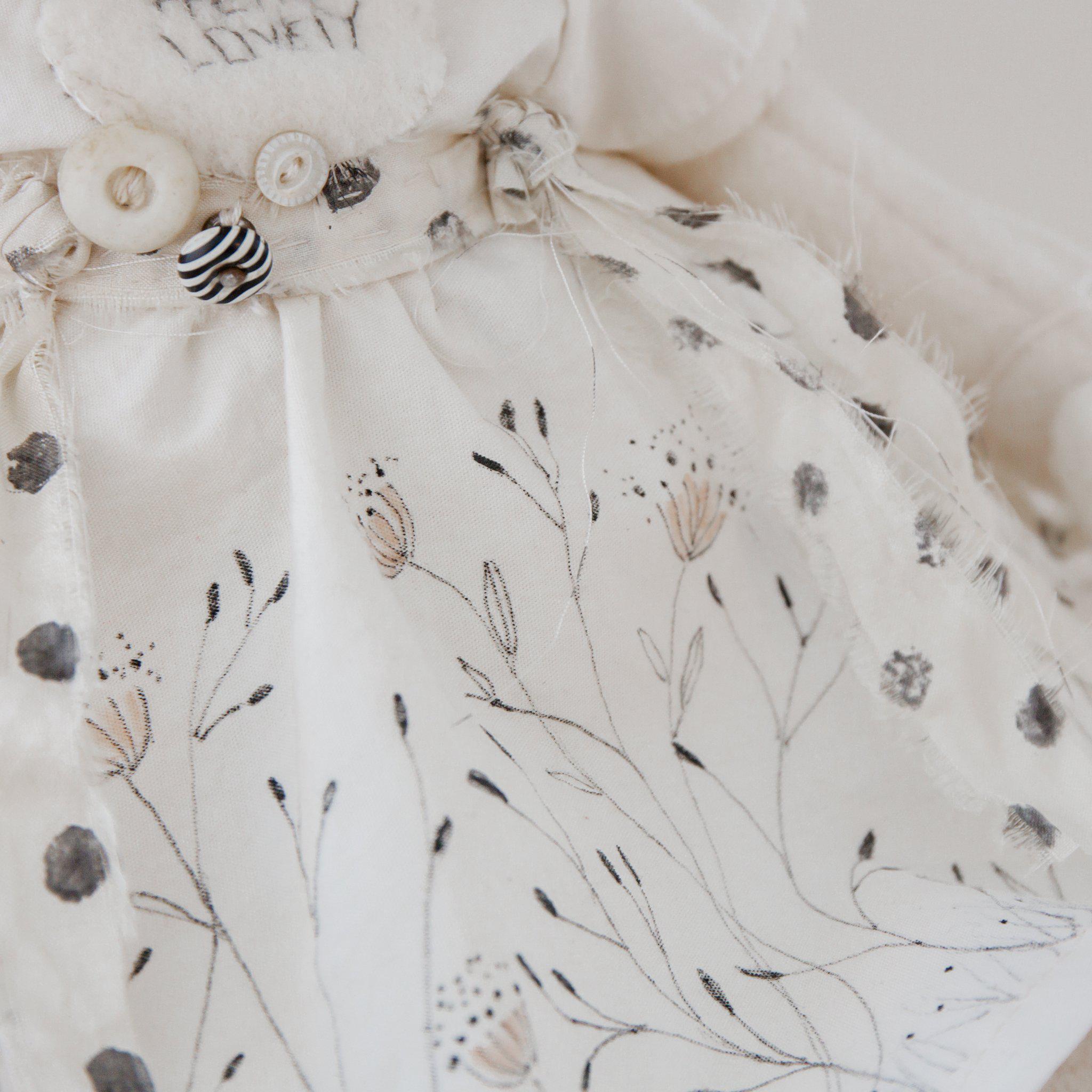 RETIRED - Hutch Studio Original - Lily Bunny - One of A Kind、mySite、g9winljtr