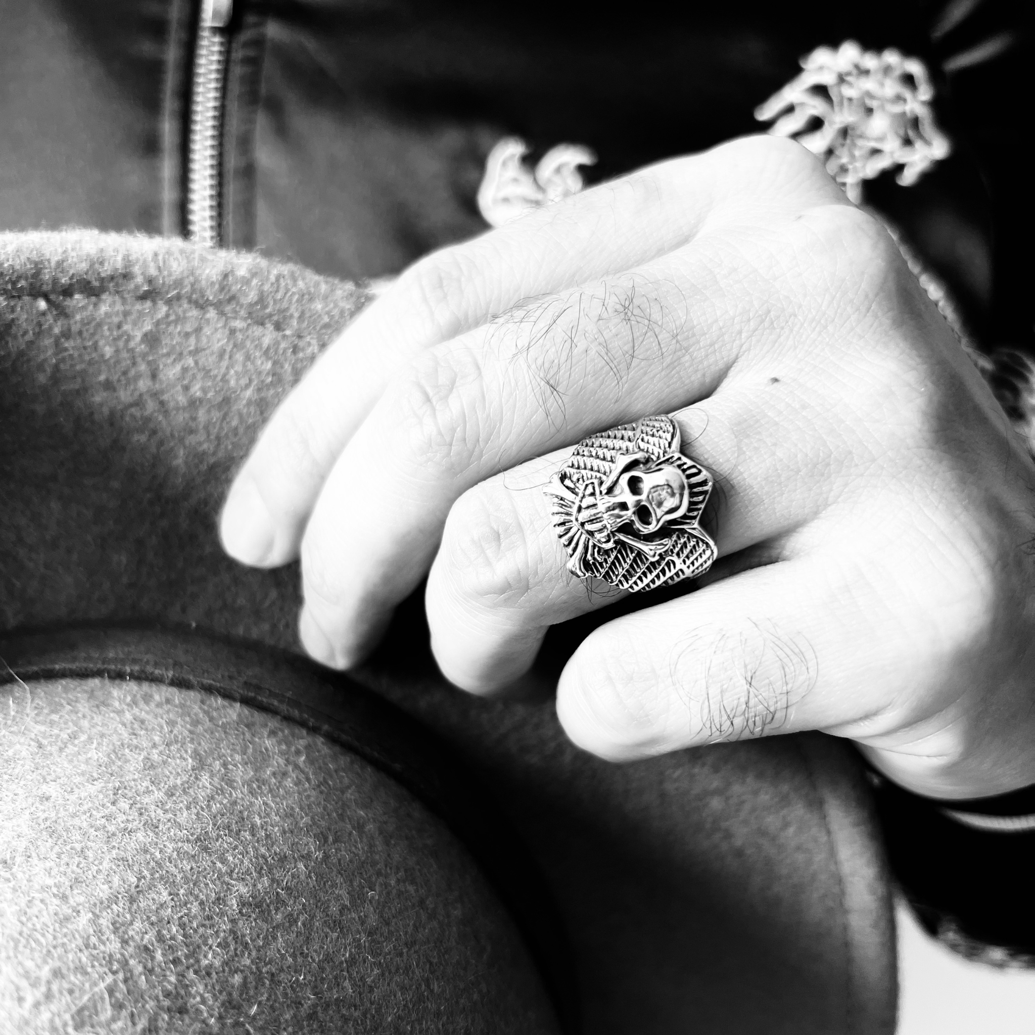 Sterling Silver Winged Skull And Crossbones Shield Ring / SSR0003、mySite、dreamappss