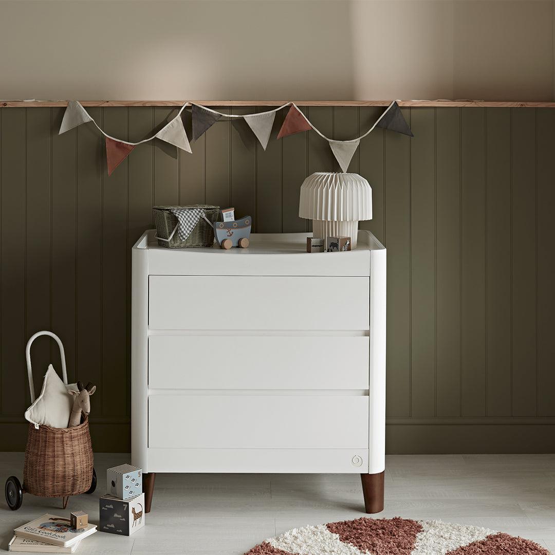  Gaia Baby Serena Mini Cot + Bedside Crib Set (Incl Bedside mattress) Mini Cot and Dresser - White / Walnut、mySite、merchandisen