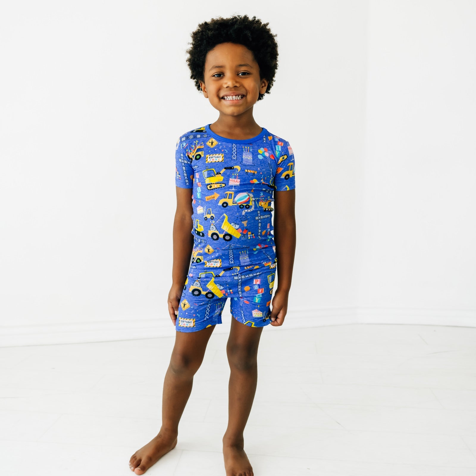 Birthday Builders Two-Piece Short Sleeve & Shorts Pajama Set、mySite、g9winljtr