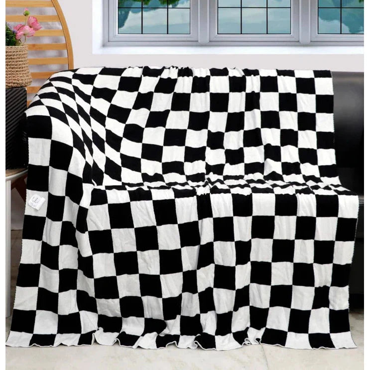 Monochrome Checkered Black and White Throw Blanket、mySite、gigharbornorthrealestate