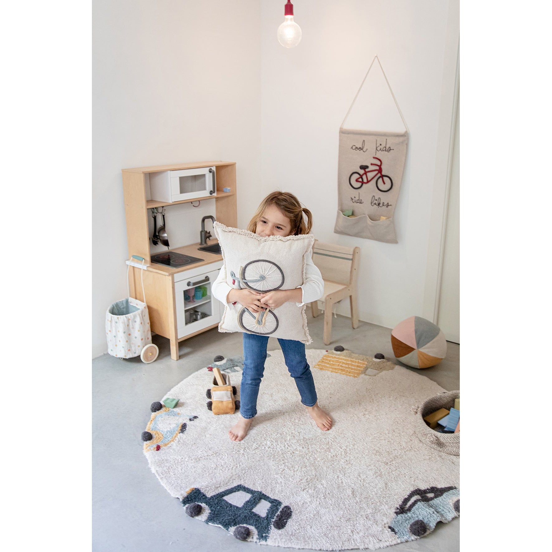 Eco-City Wheels Washable Round Area Rug、mySite、gigharbornorthrealestate