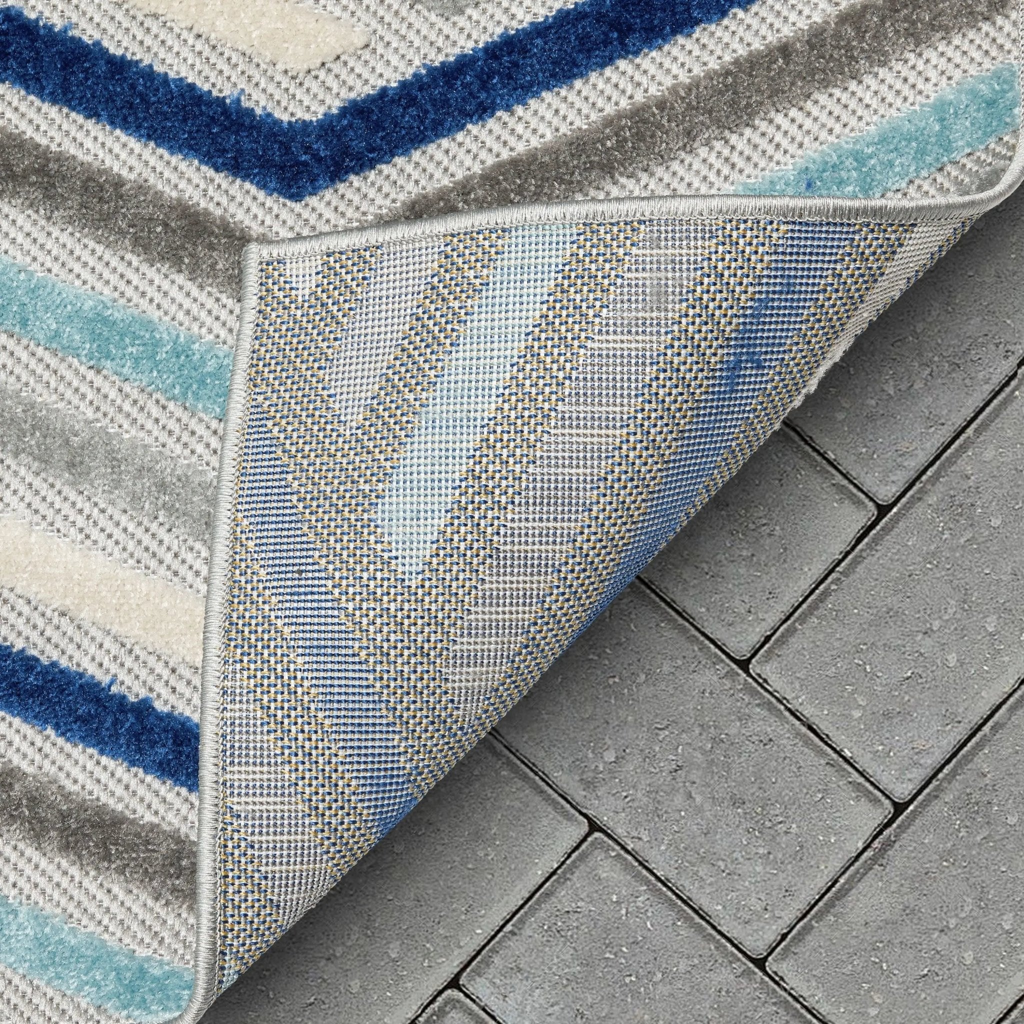 Neema Modern Chevron Striped Indoor/Outdoor Grey Blue High-Low Rug、mySite、gigharbornorthrealestate