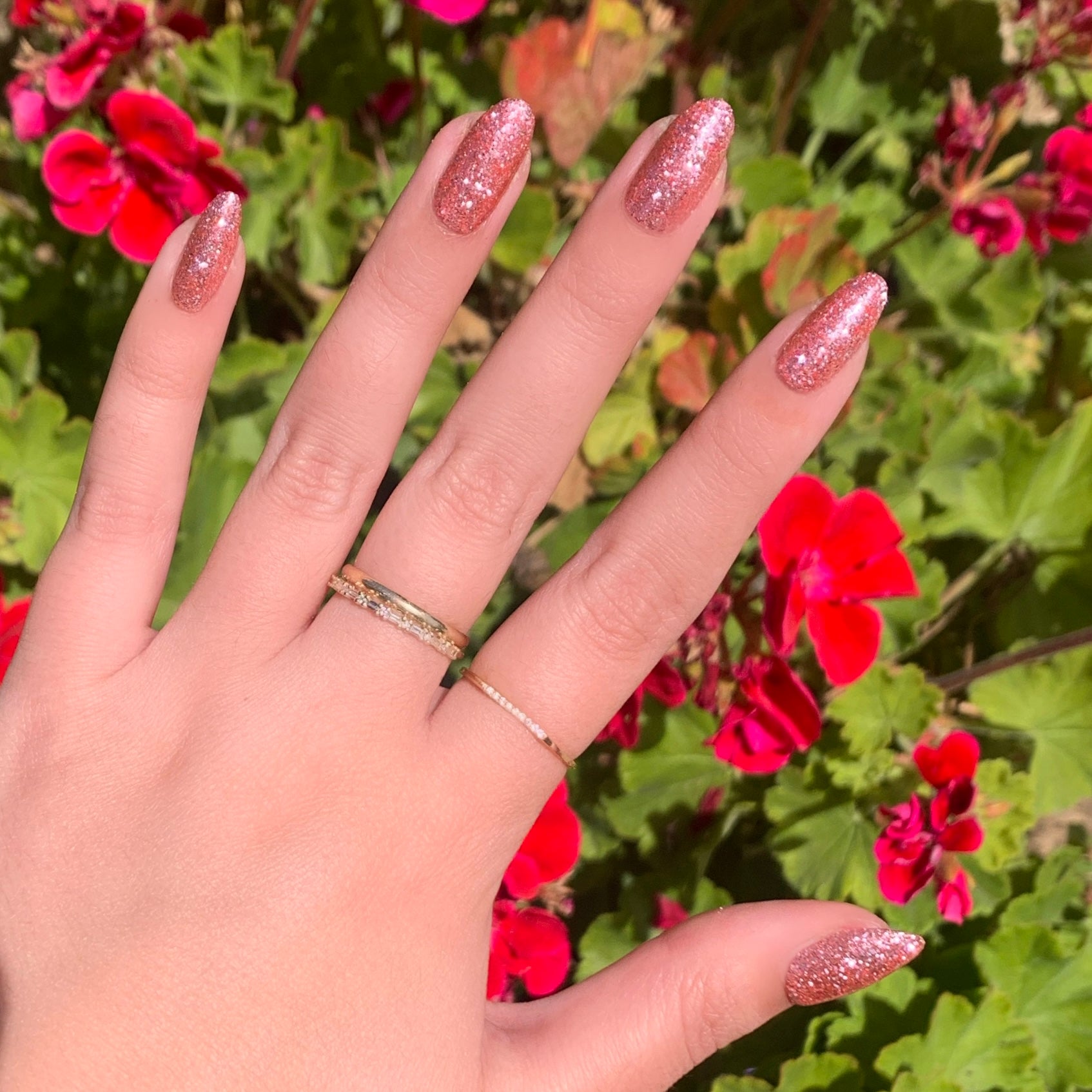 Pink Glitter Party | Oval | Medium、mySite、solidvoid