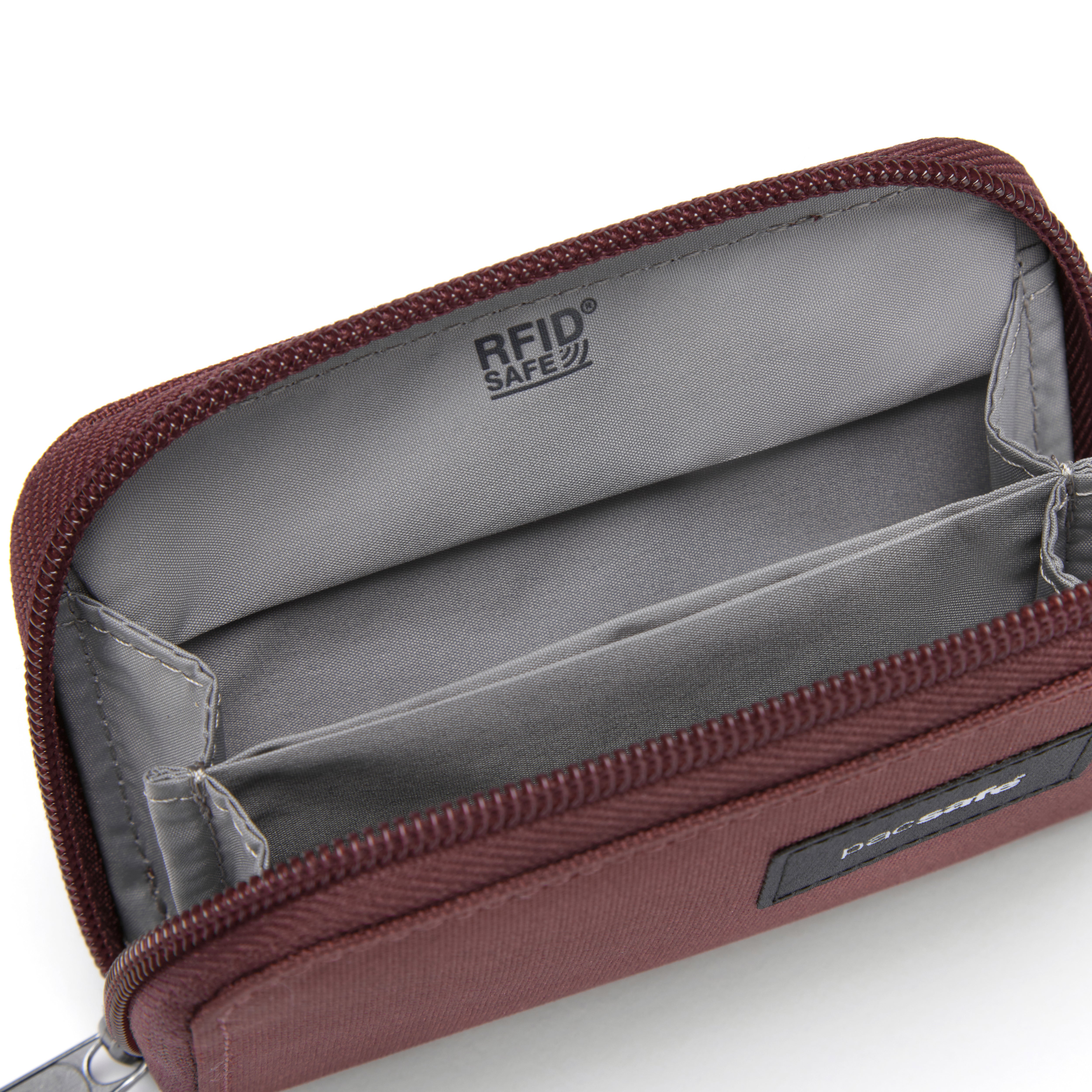 Pacsafe® RFIDsafe™ RFID blocking card wallet、mySite、garagedoors4me