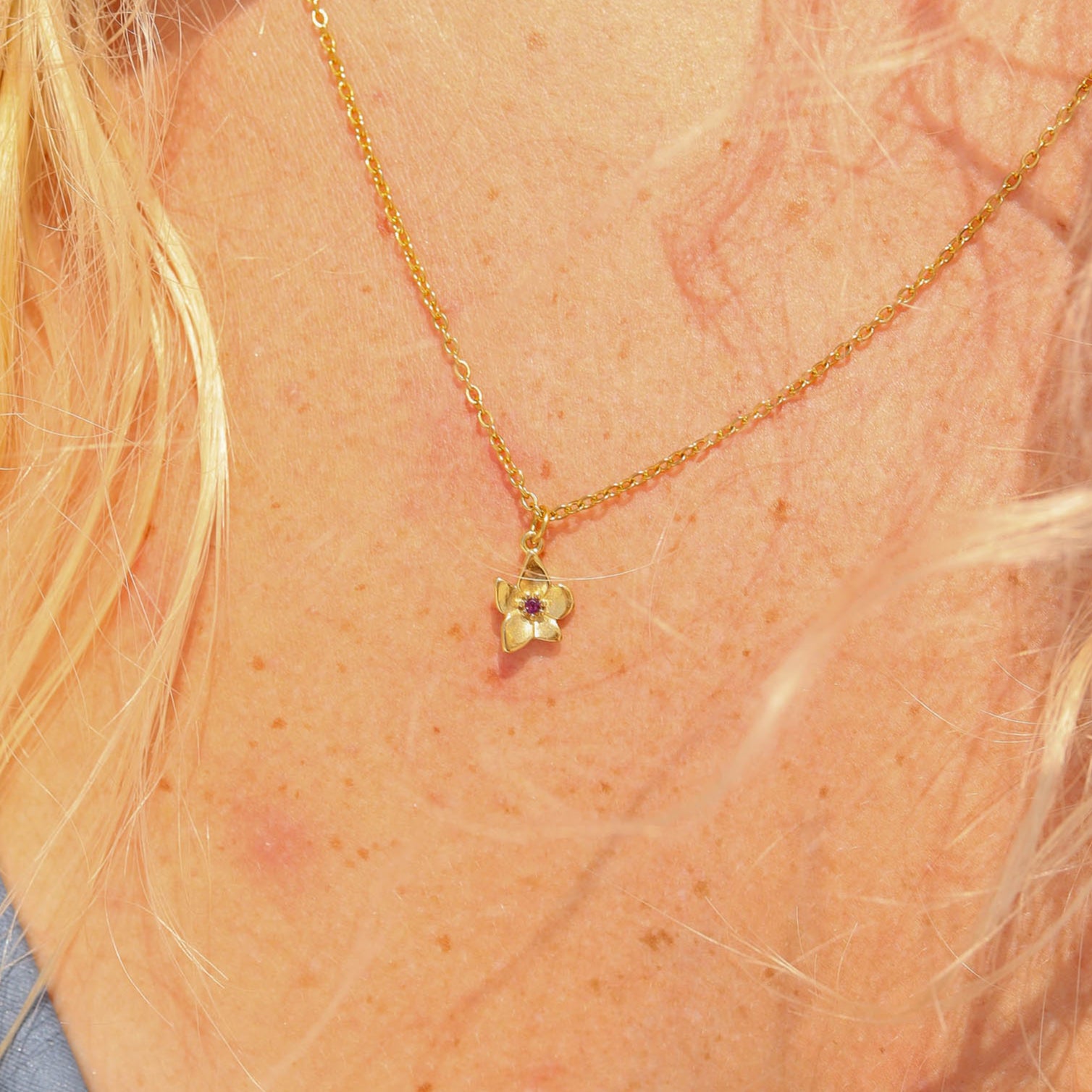 18K Gold PVD Stainless Steel Vertical 3D Birth Flower Charm / SBB0359、mySite、dreamappss