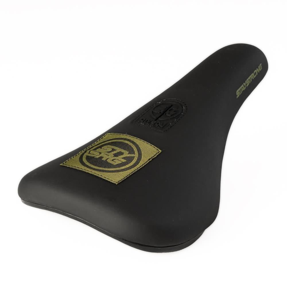  Stay Strong Icon Patch Slim Pivotal Race Seat、mySite、merchandisen