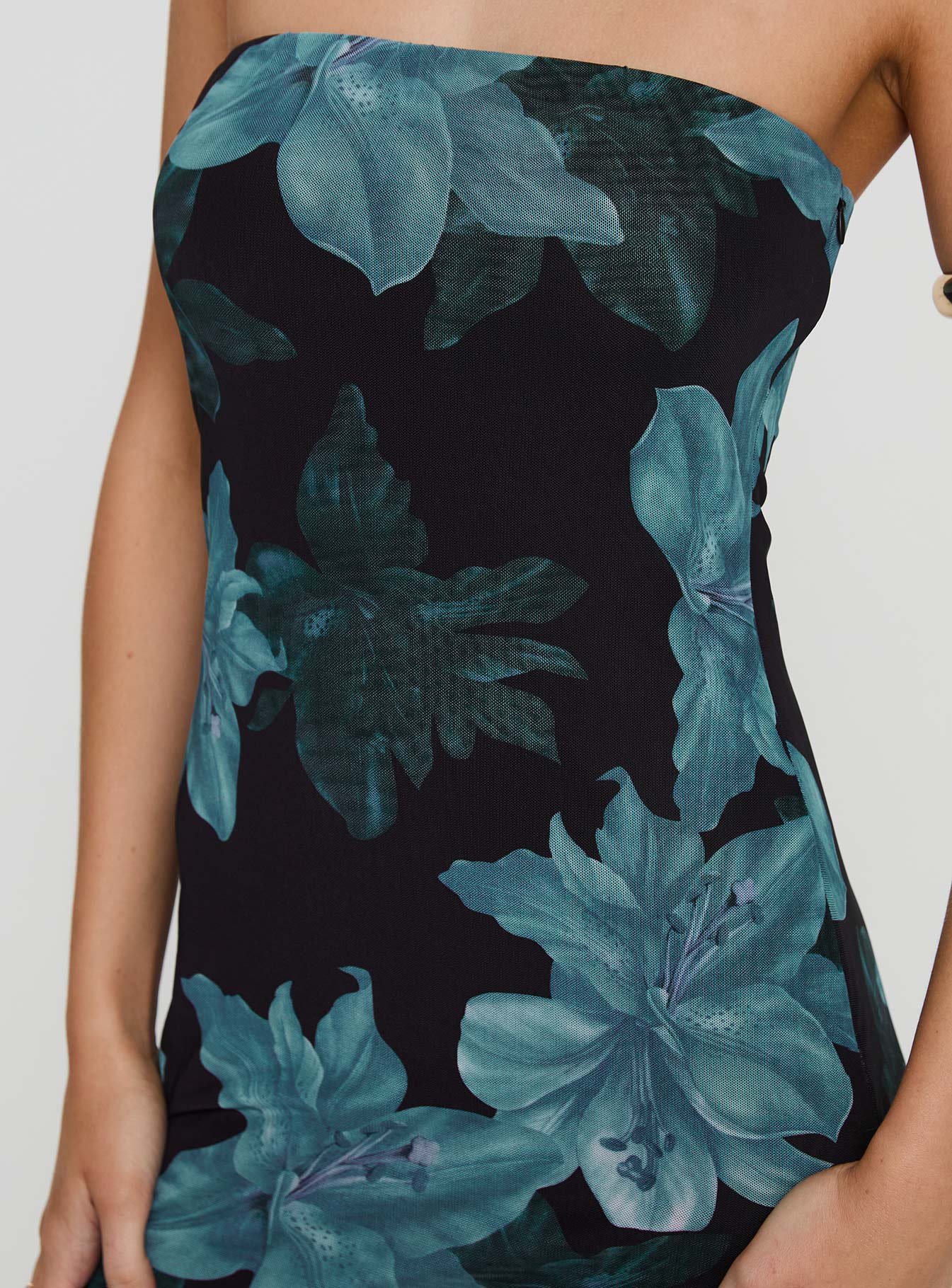 Celik Maxi Dress Black / Blue Floral、mySite、solidvoid