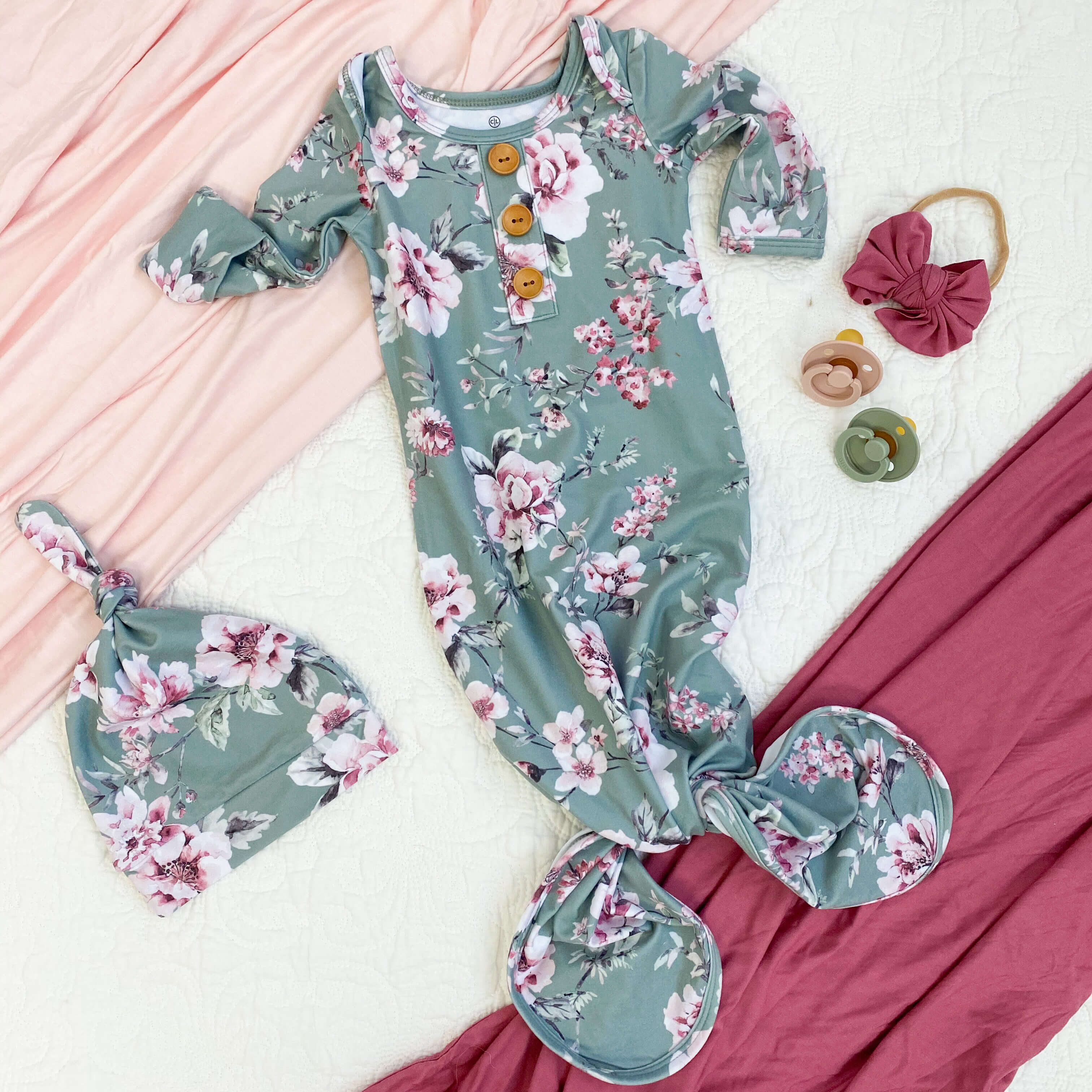  Saylor's Sage & Blush Floral Newborn Baby Knot Gown & Hat Set、mySite、layawaytickets