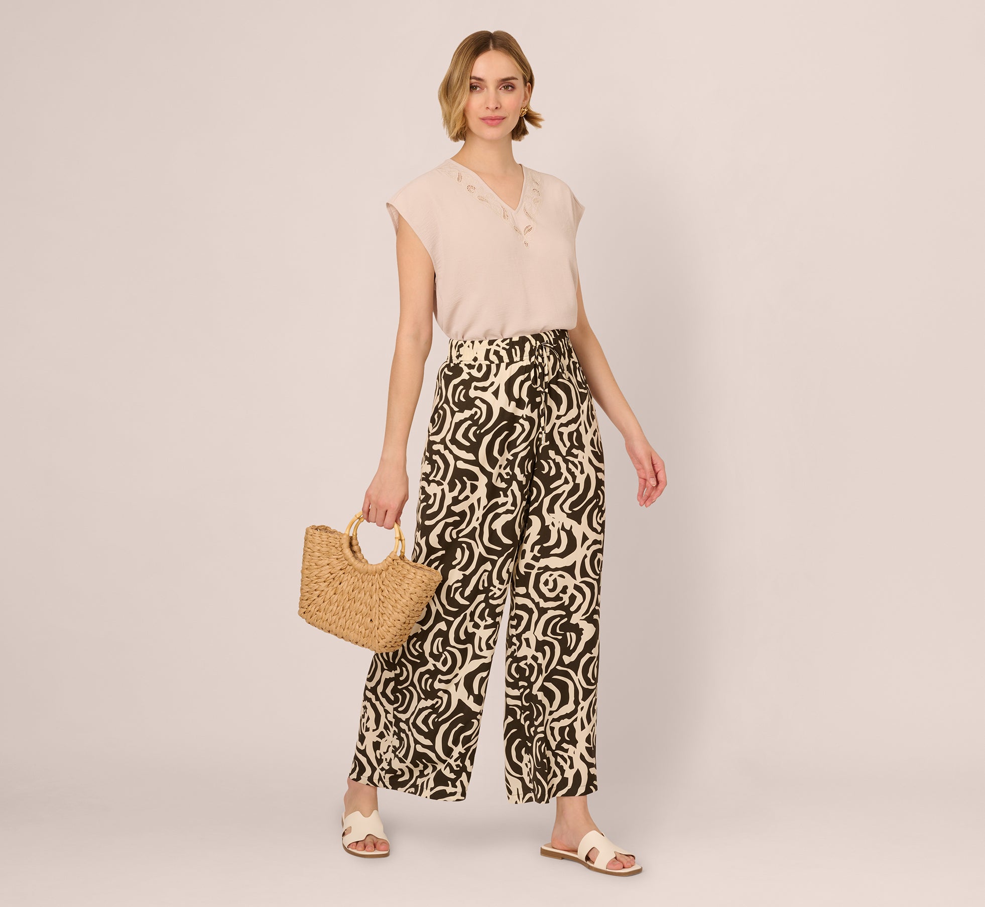 Sleeveless Embroidered V Neck Top In Pebble、mySite、solidvoid