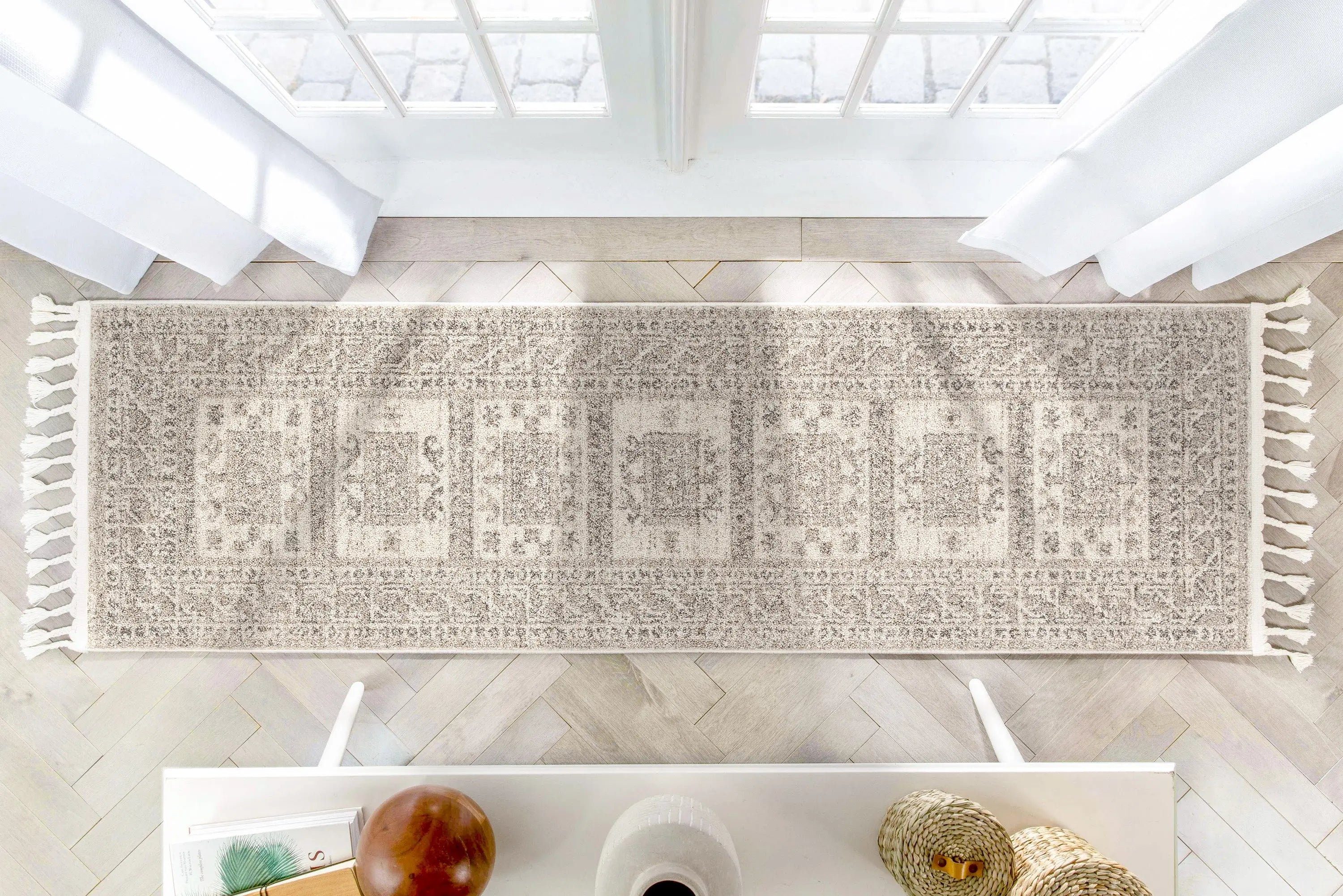 Carina Tribal Medallion Beige Kilim-Style Rug、mySite、gigharbornorthrealestate