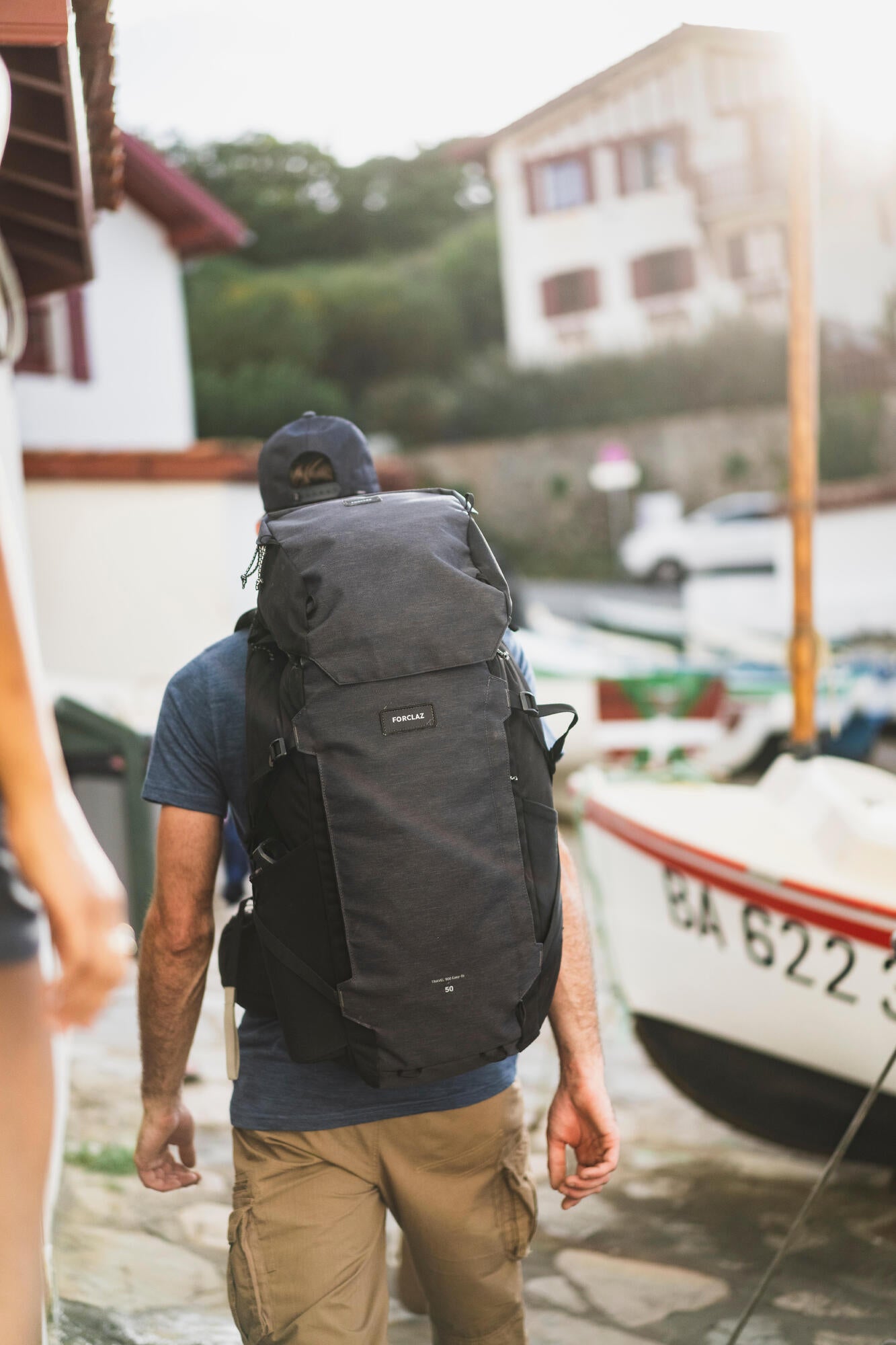 Forclaz Men's Travel 900 50+6 L Backpacking Pack